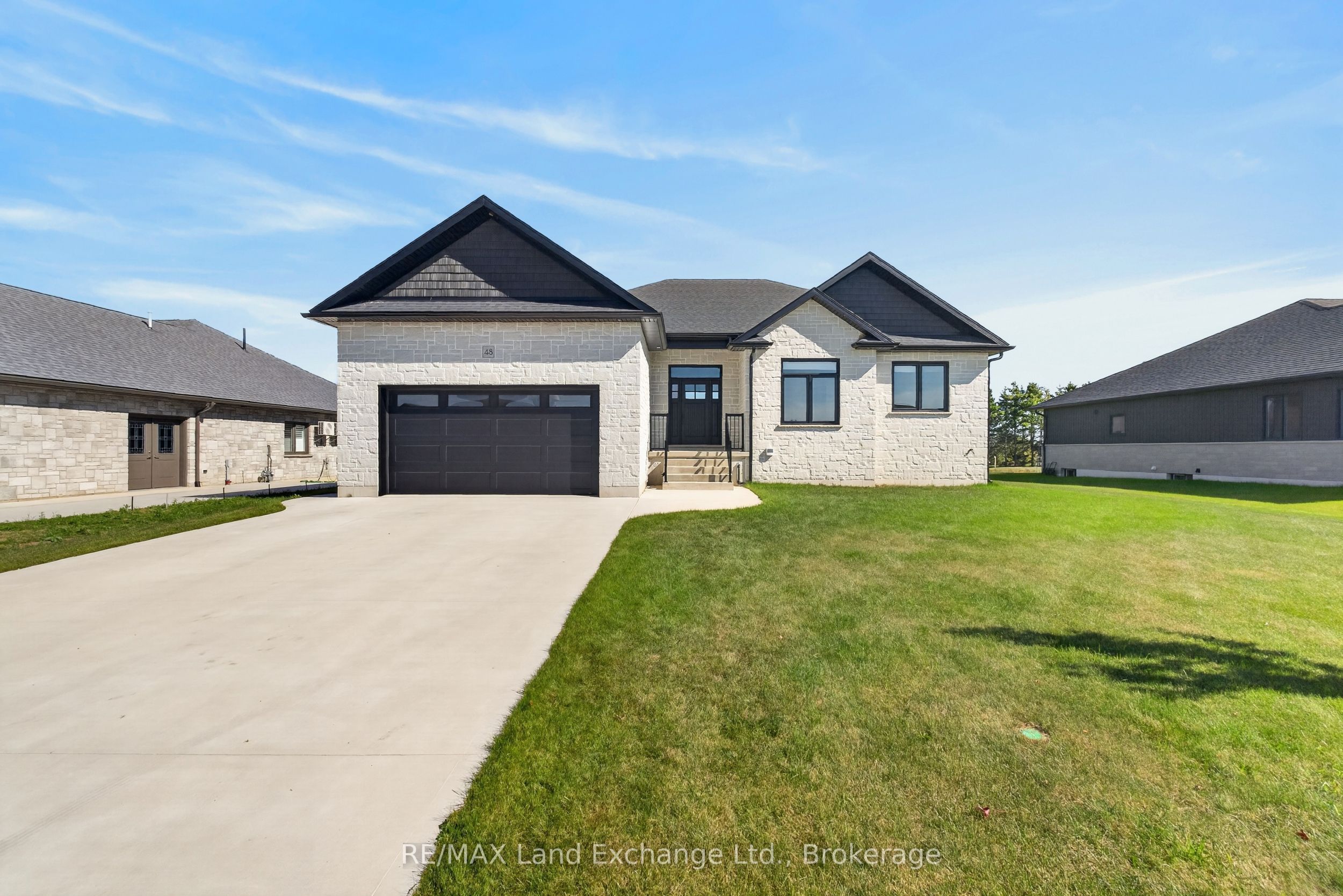 48 Mctavish Crescent Property Photo 1