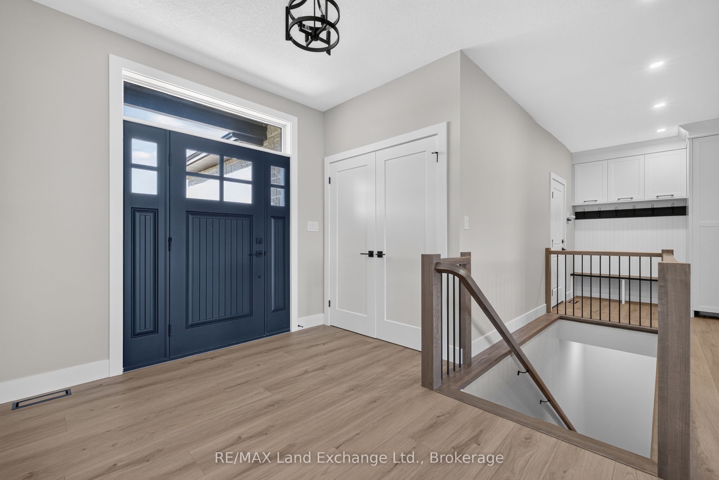 48 Mctavish Crescent Property Photo 3