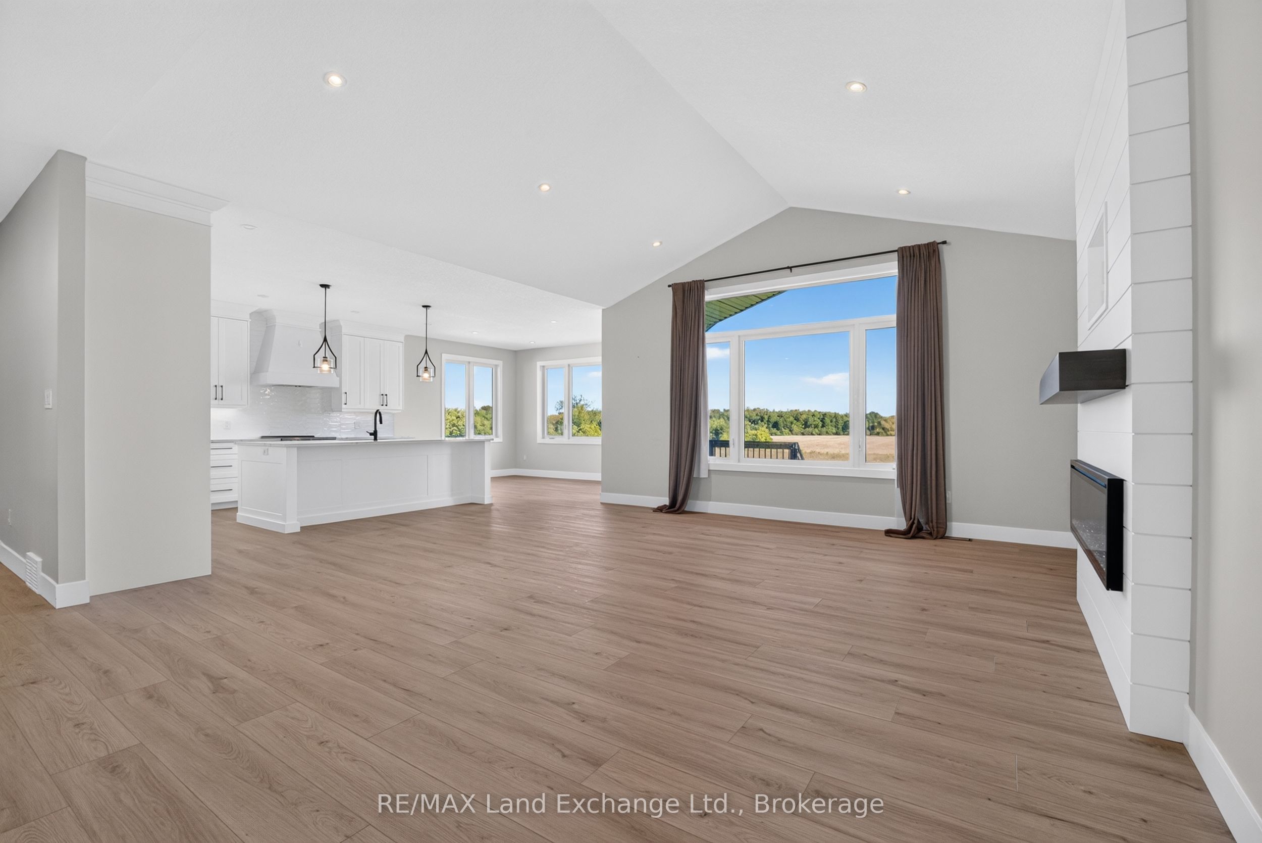 48 Mctavish Crescent Property Photo 4