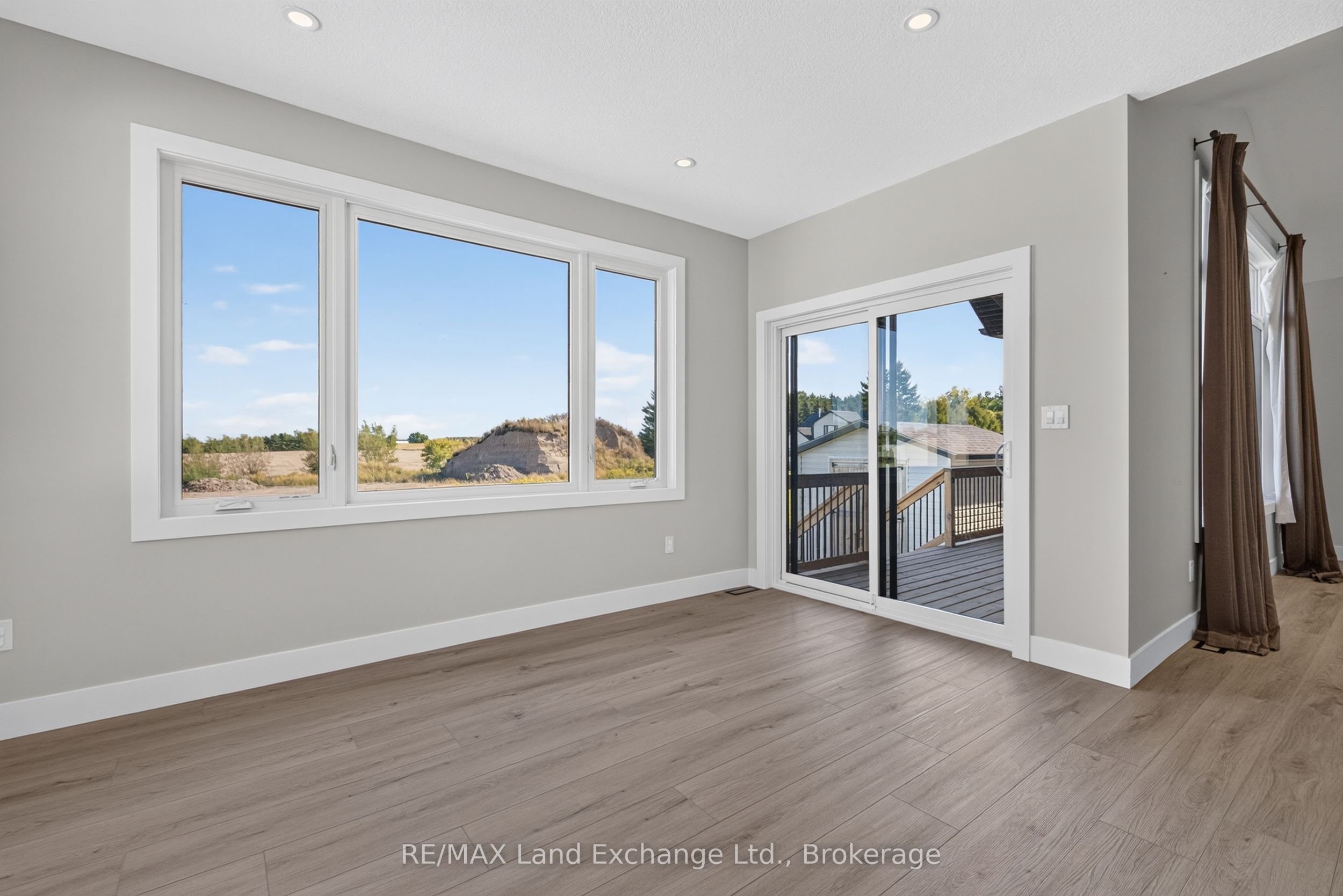 48 Mctavish Crescent Property Photo 11