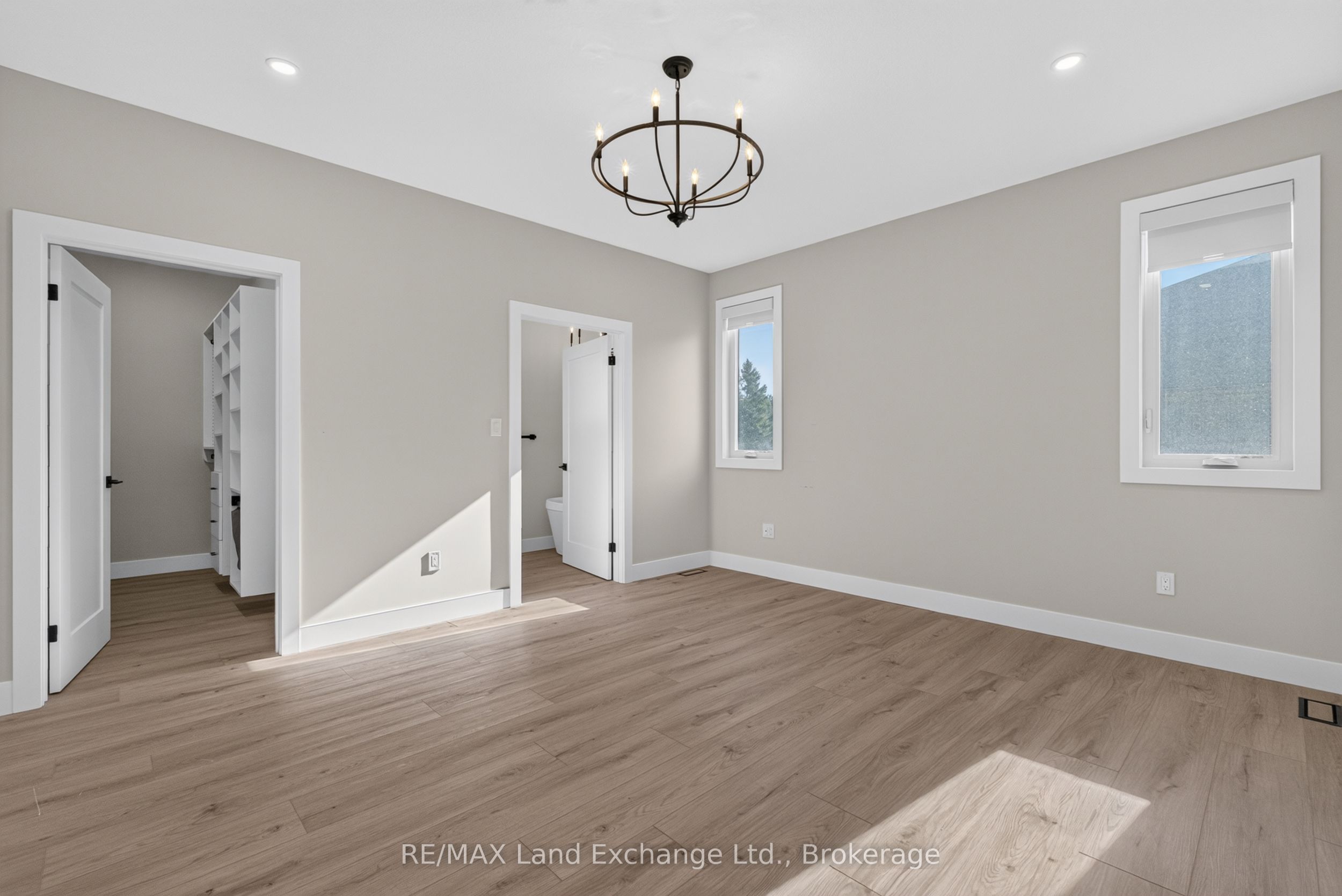 48 Mctavish Crescent Property Photo 12