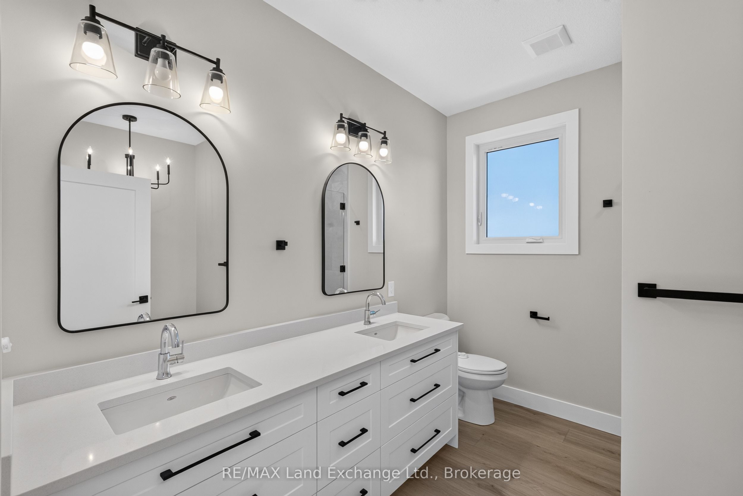 48 Mctavish Crescent Property Photo 14