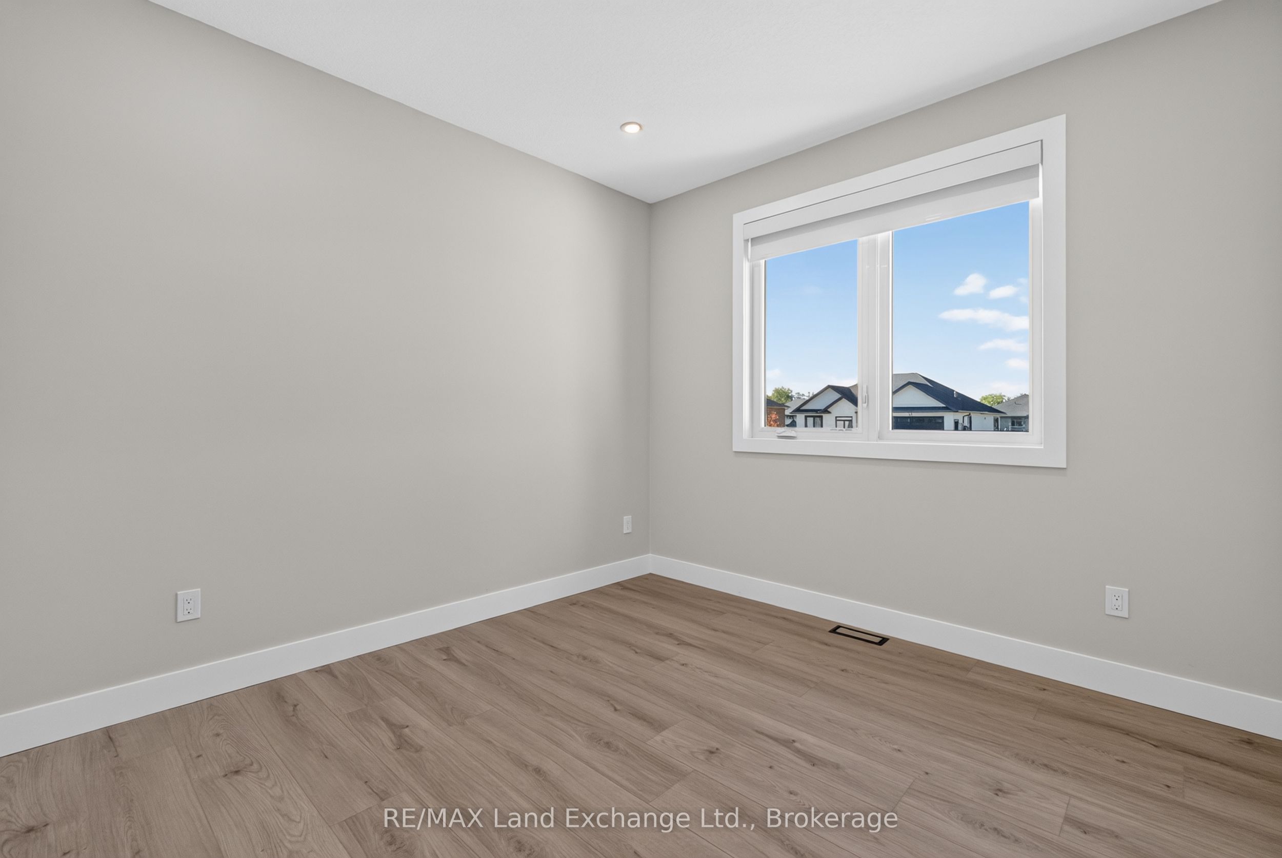 48 Mctavish Crescent Property Photo 17