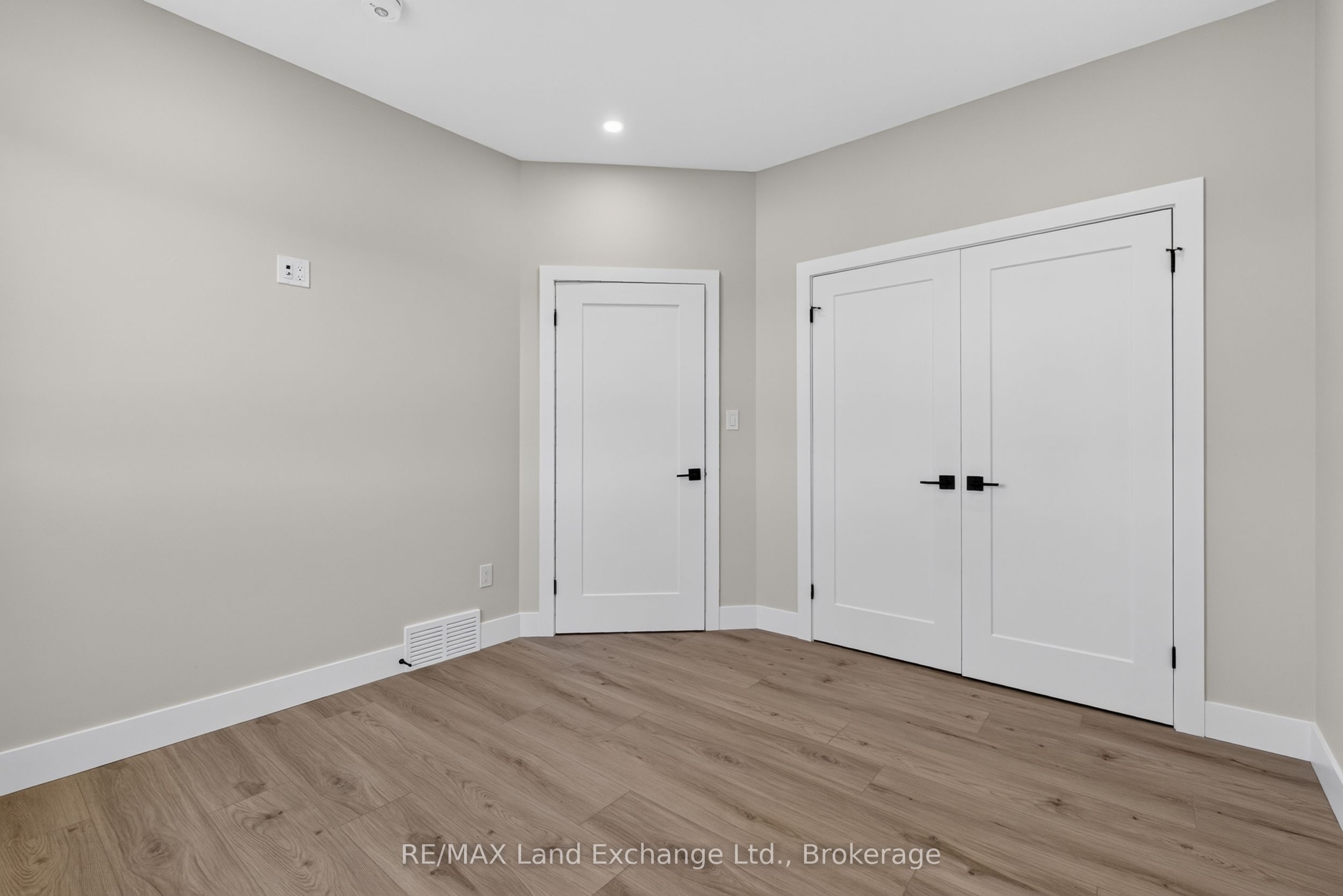 48 Mctavish Crescent Property Photo 18