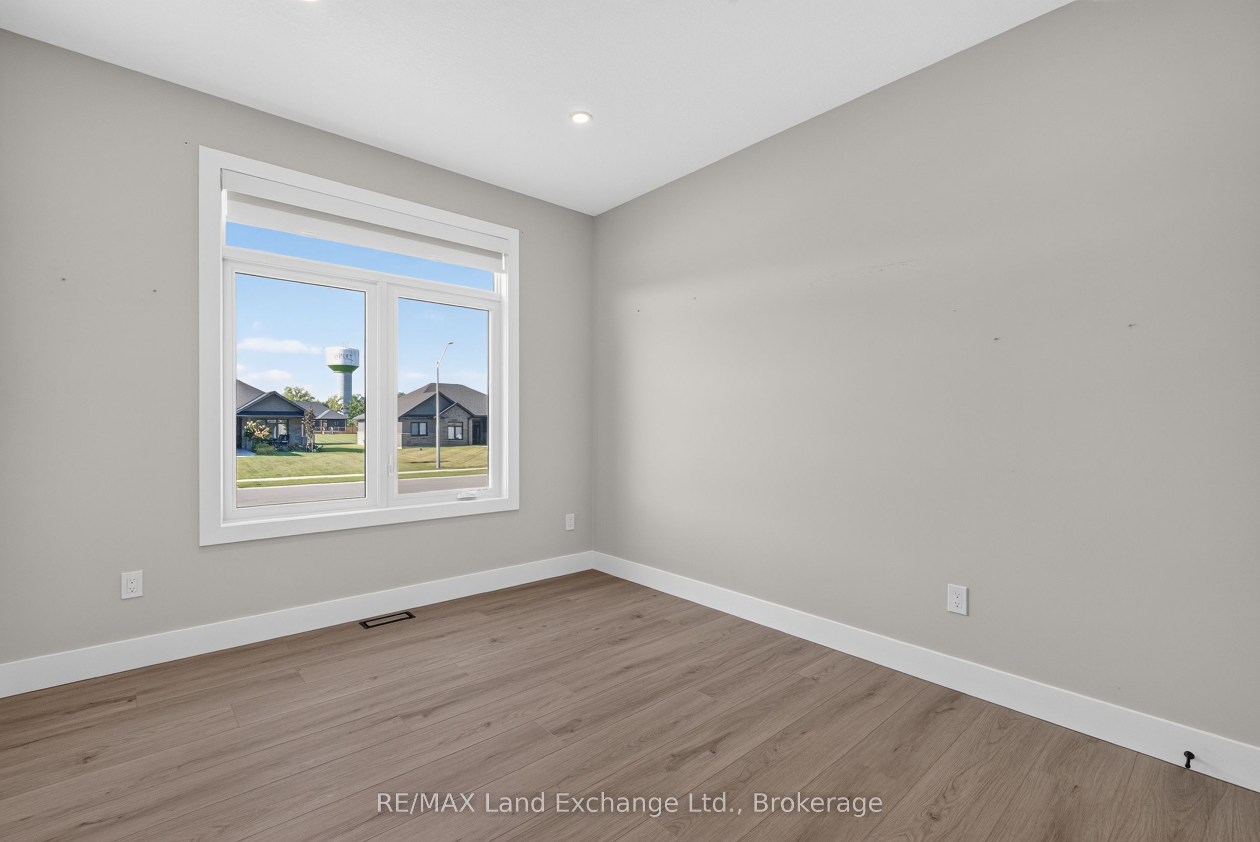 48 Mctavish Crescent Property Photo 21