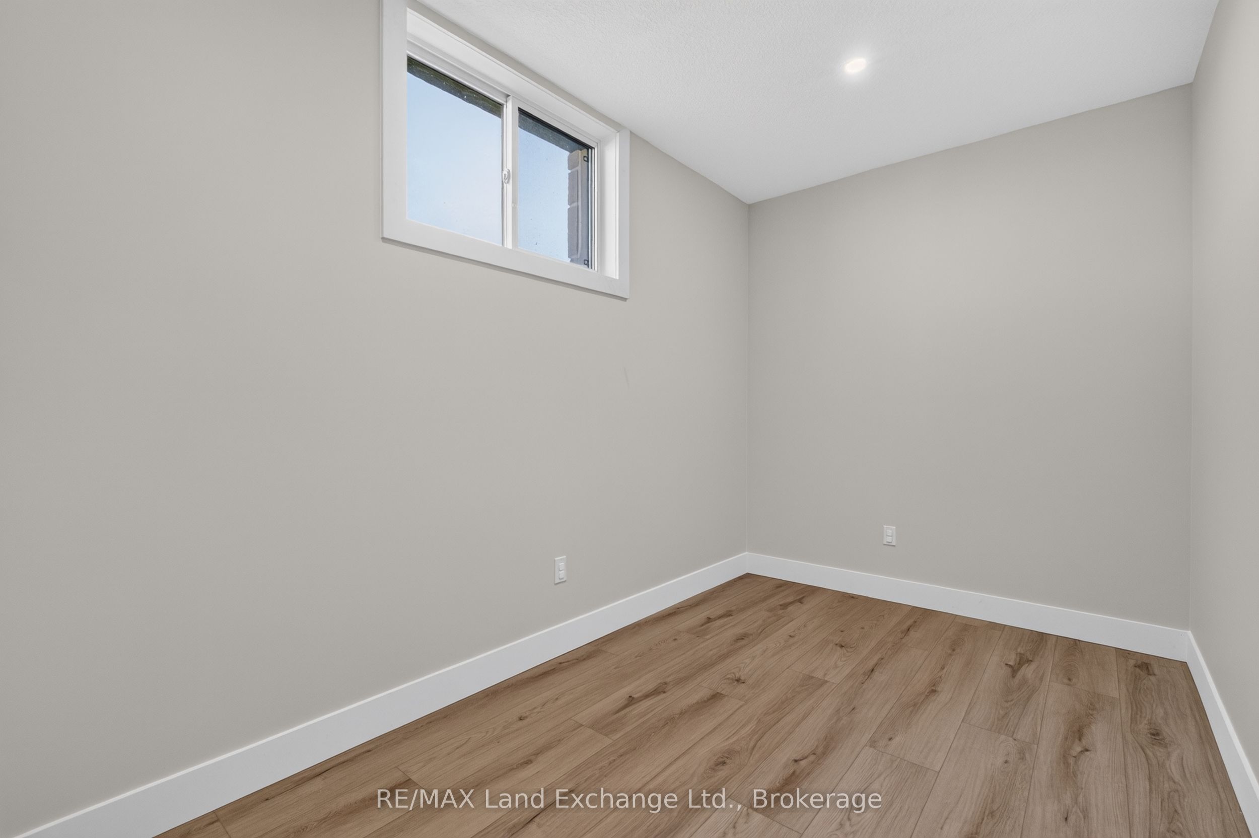 48 Mctavish Crescent Property Photo 28