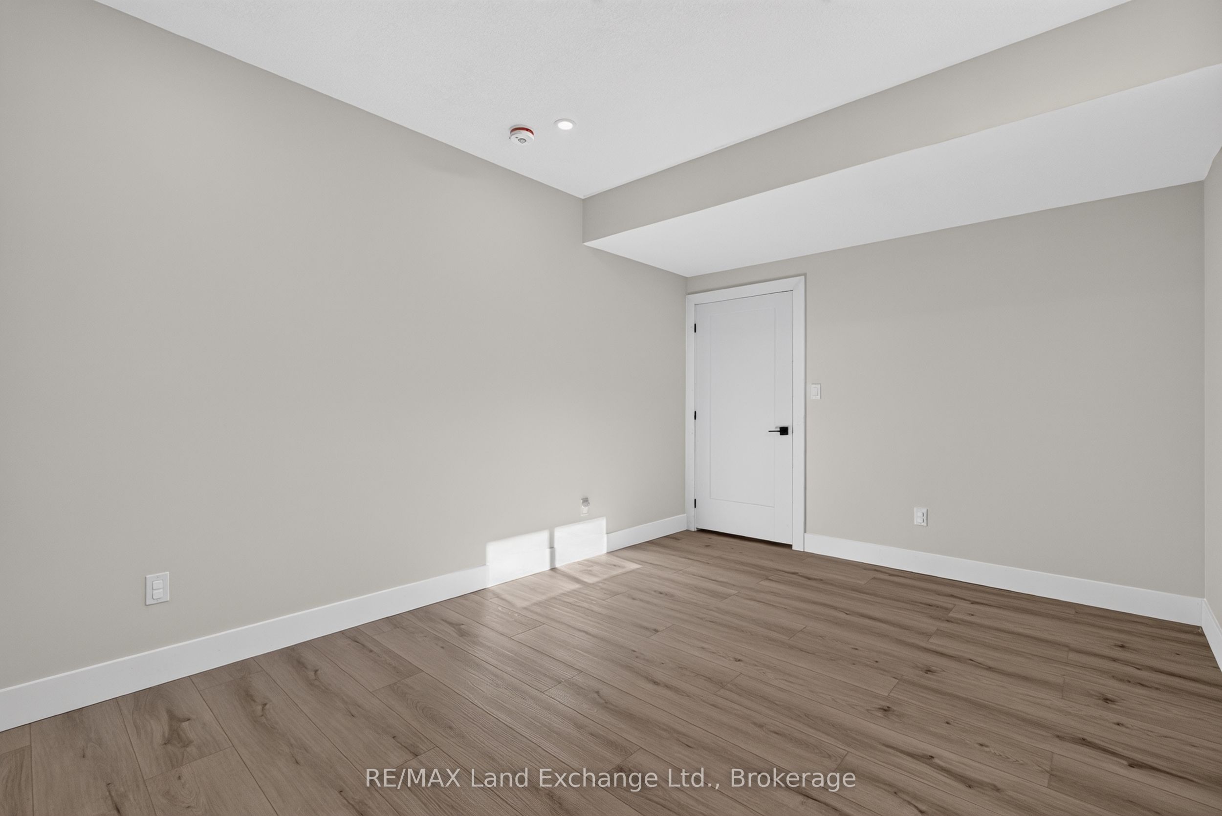 48 Mctavish Crescent Property Photo 35