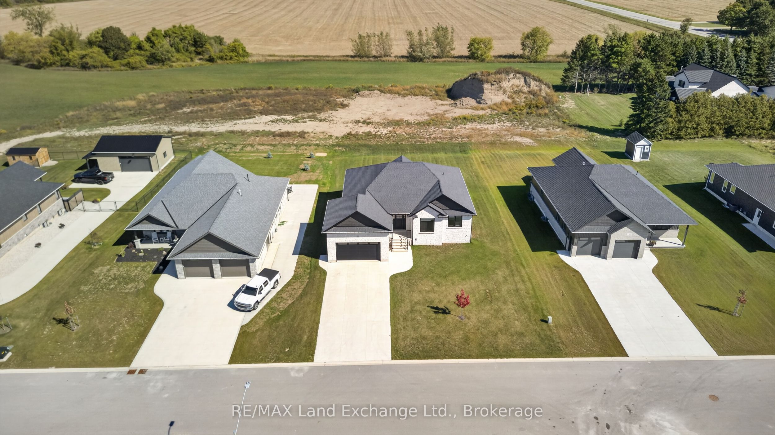 48 Mctavish Crescent Property Photo 43
