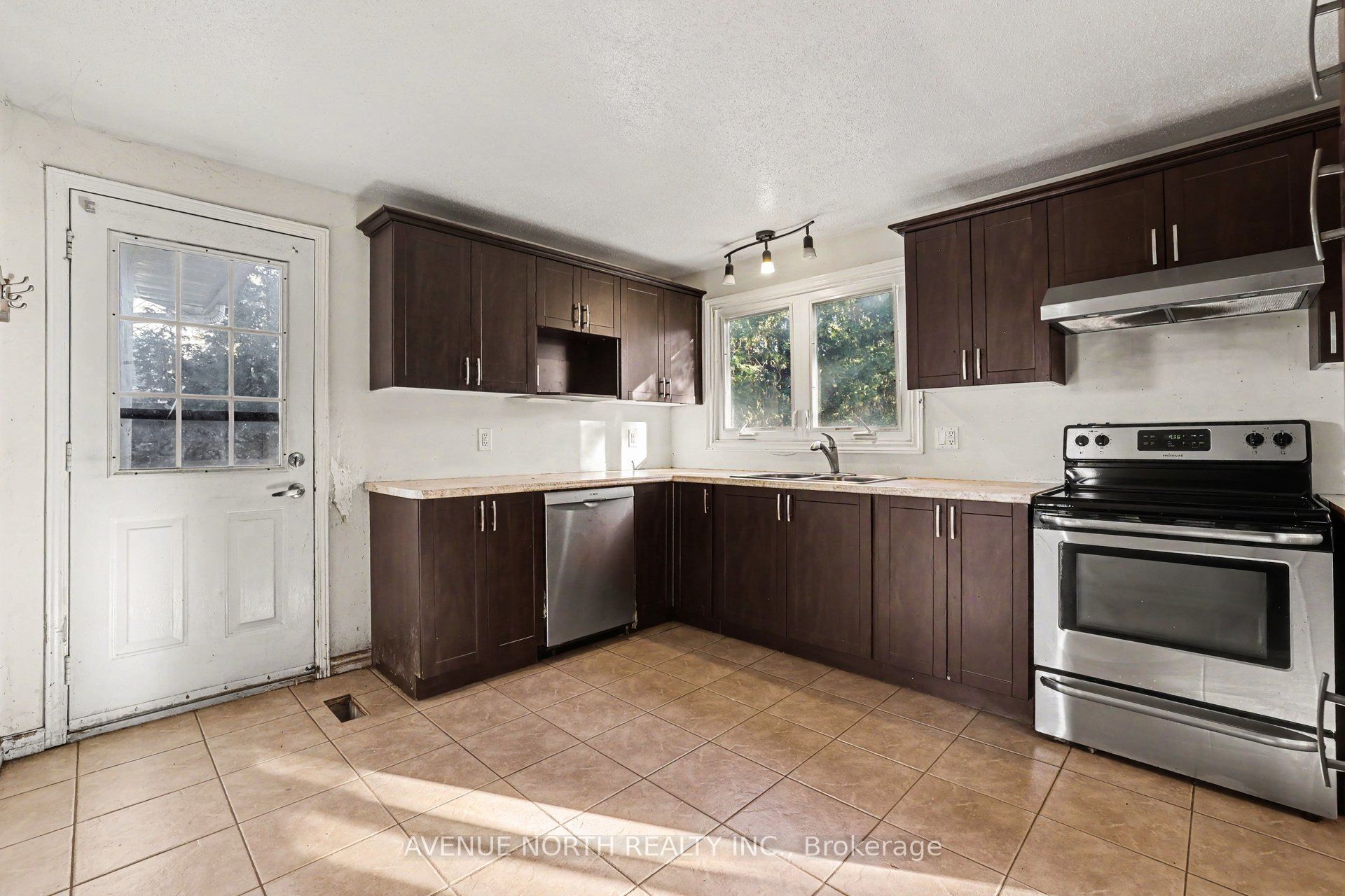 68 Downsview Crescent Property Photo 5