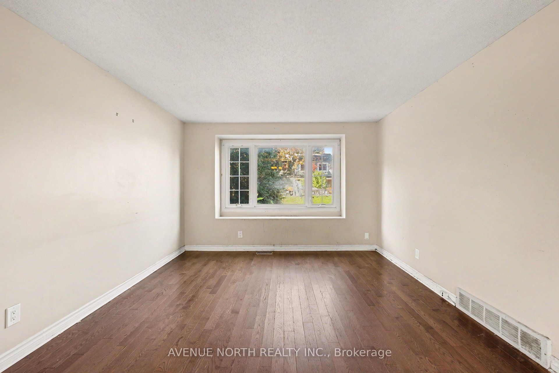 68 Downsview Crescent Property Photo 8