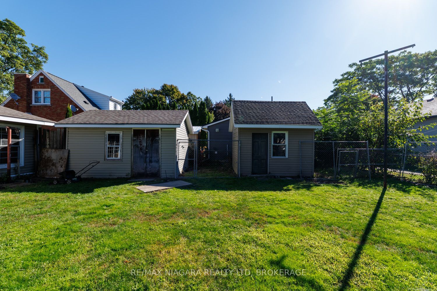 6424 Corwin Crescent Property Photo 5
