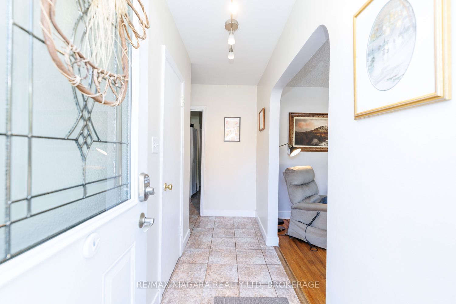 6424 Corwin Crescent Property Photo 7