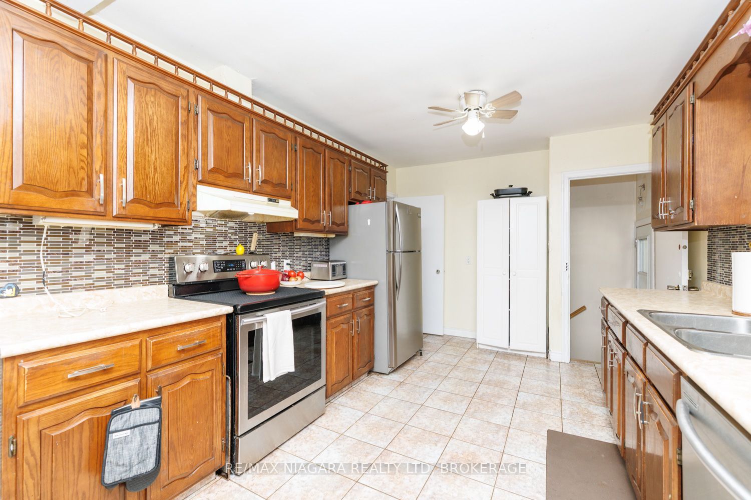6424 Corwin Crescent Property Photo 15