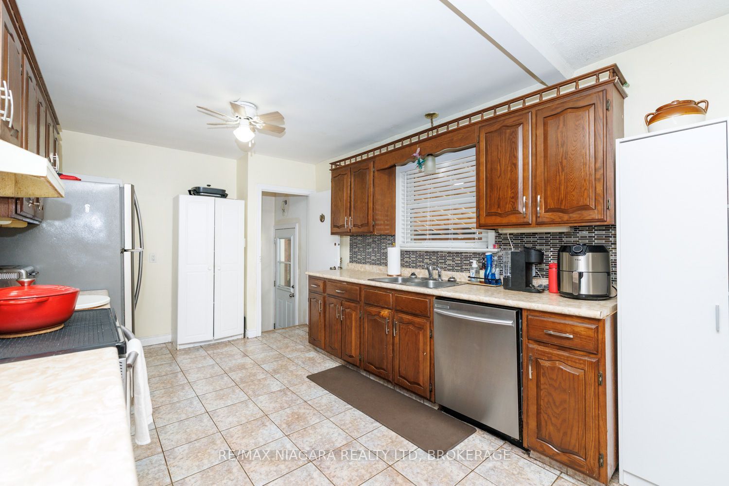6424 Corwin Crescent Property Photo 16