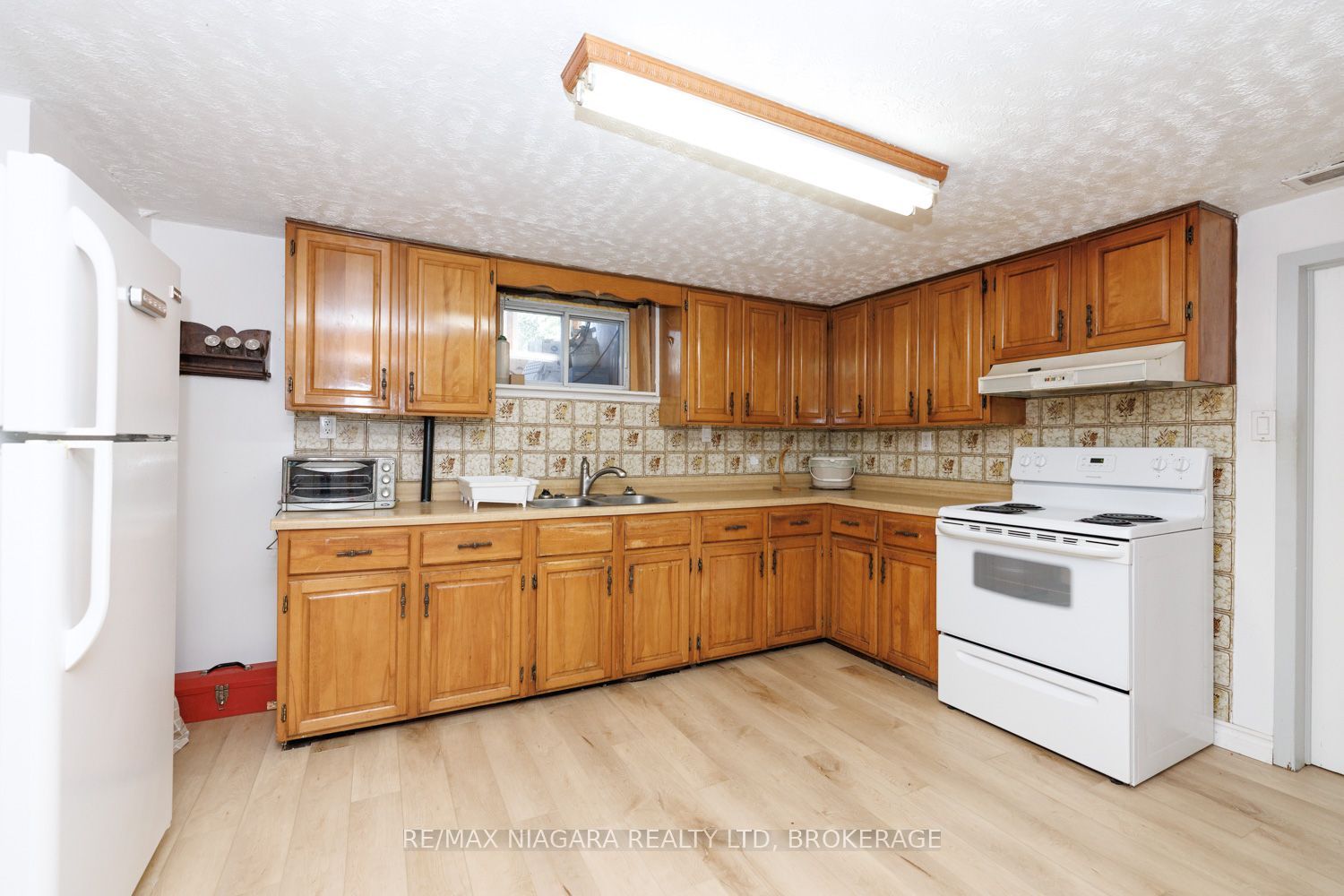 6424 Corwin Crescent Property Photo 24