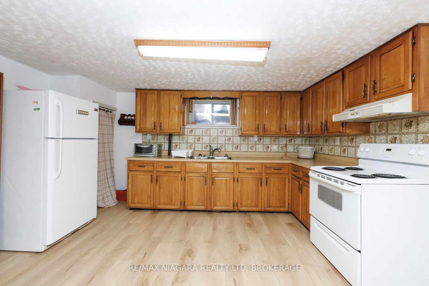 6424 Corwin Crescent Property Photo 25