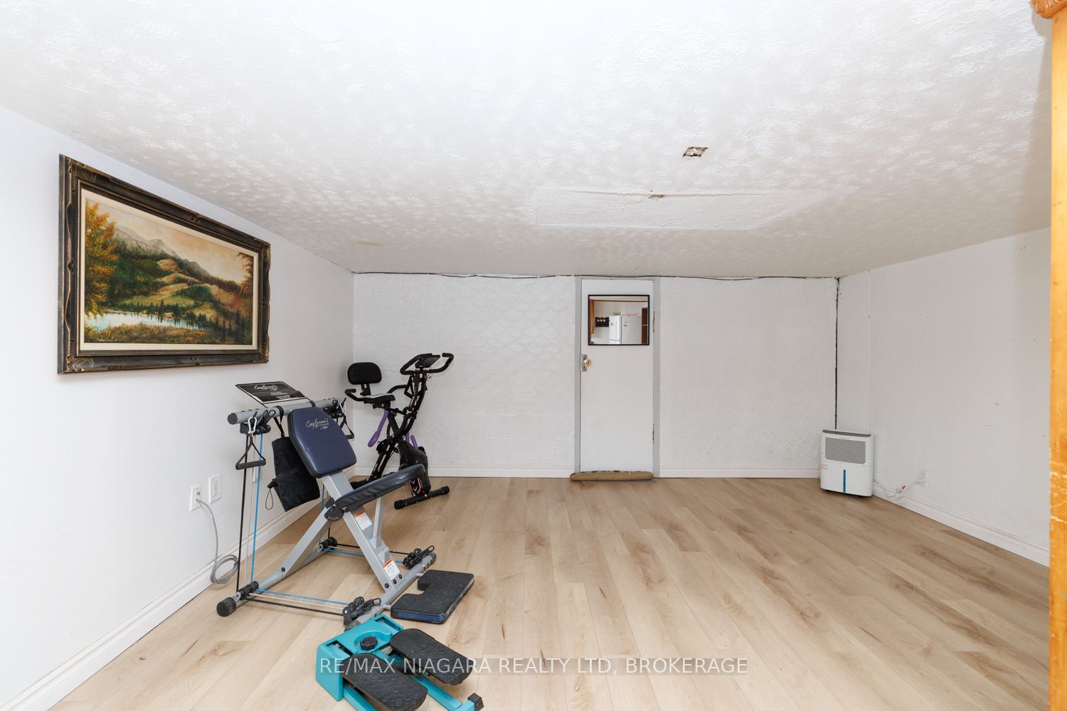 6424 Corwin Crescent Property Photo 27