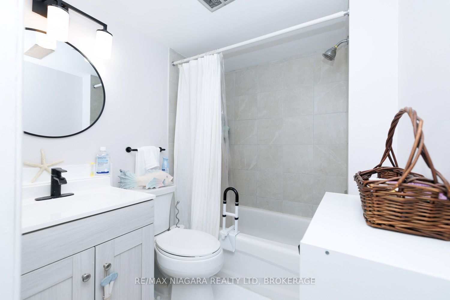 6424 Corwin Crescent Property Photo 28