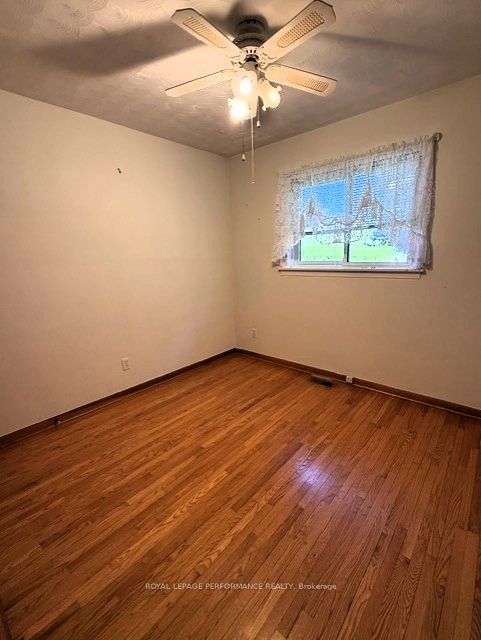 418 Bellevue Crescent Property Photo 9