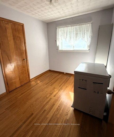 418 Bellevue Crescent Property Photo 10