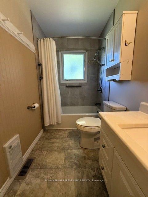 418 Bellevue Crescent Property Photo 11