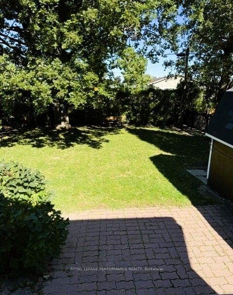 418 Bellevue Crescent Property Photo 21