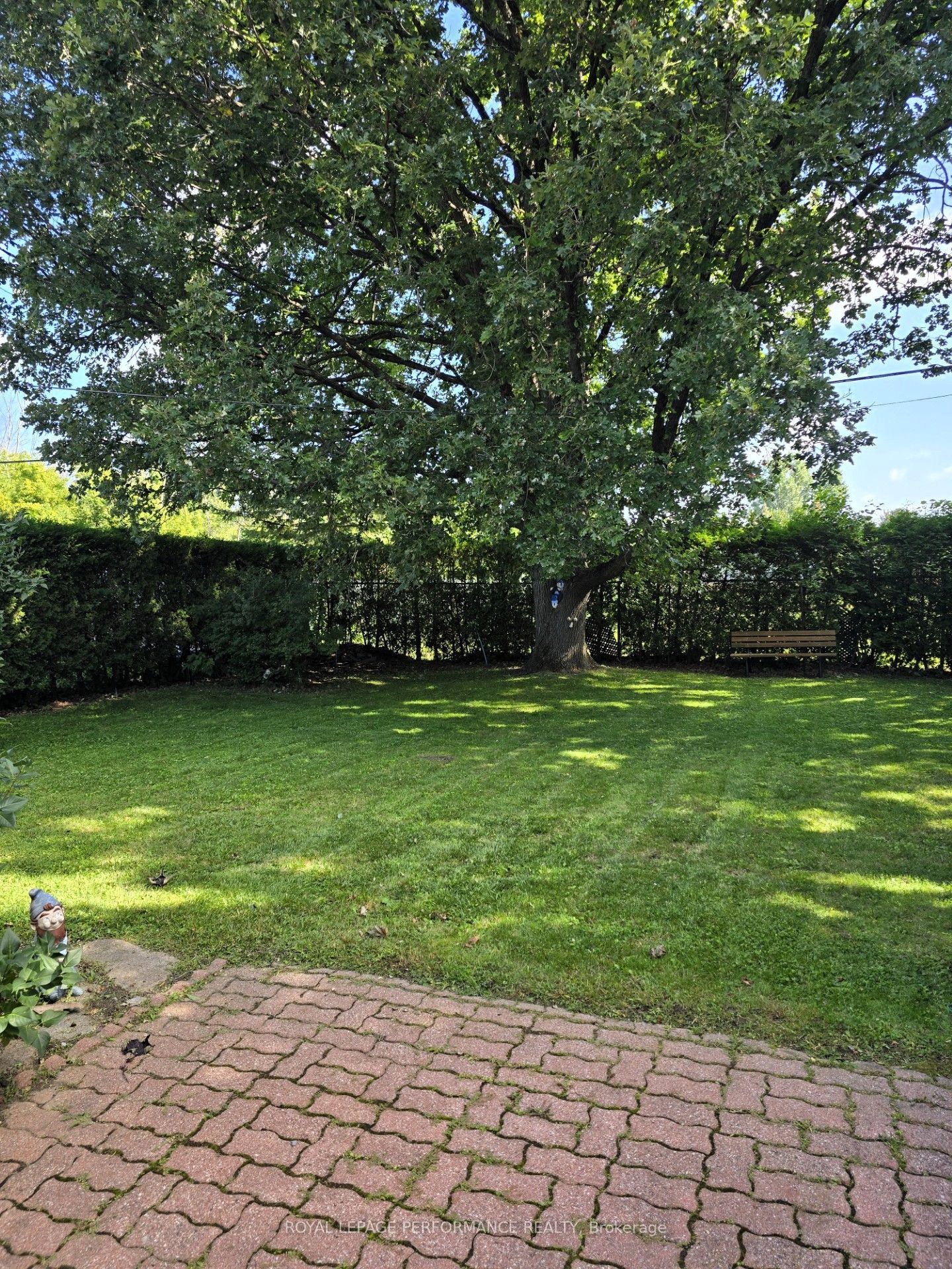418 Bellevue Crescent Property Photo 24