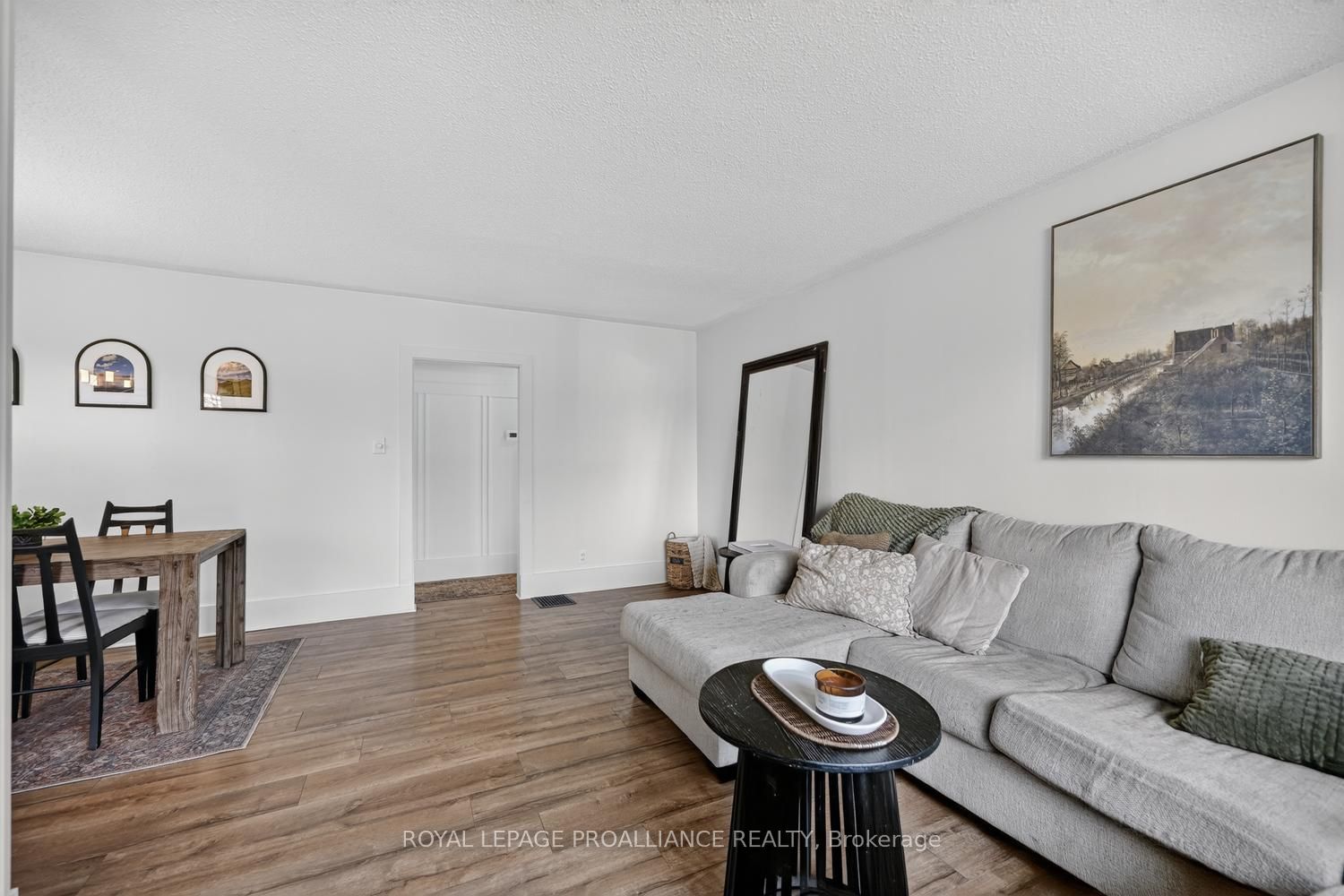 304 Oxford Avenue Property Photo 9