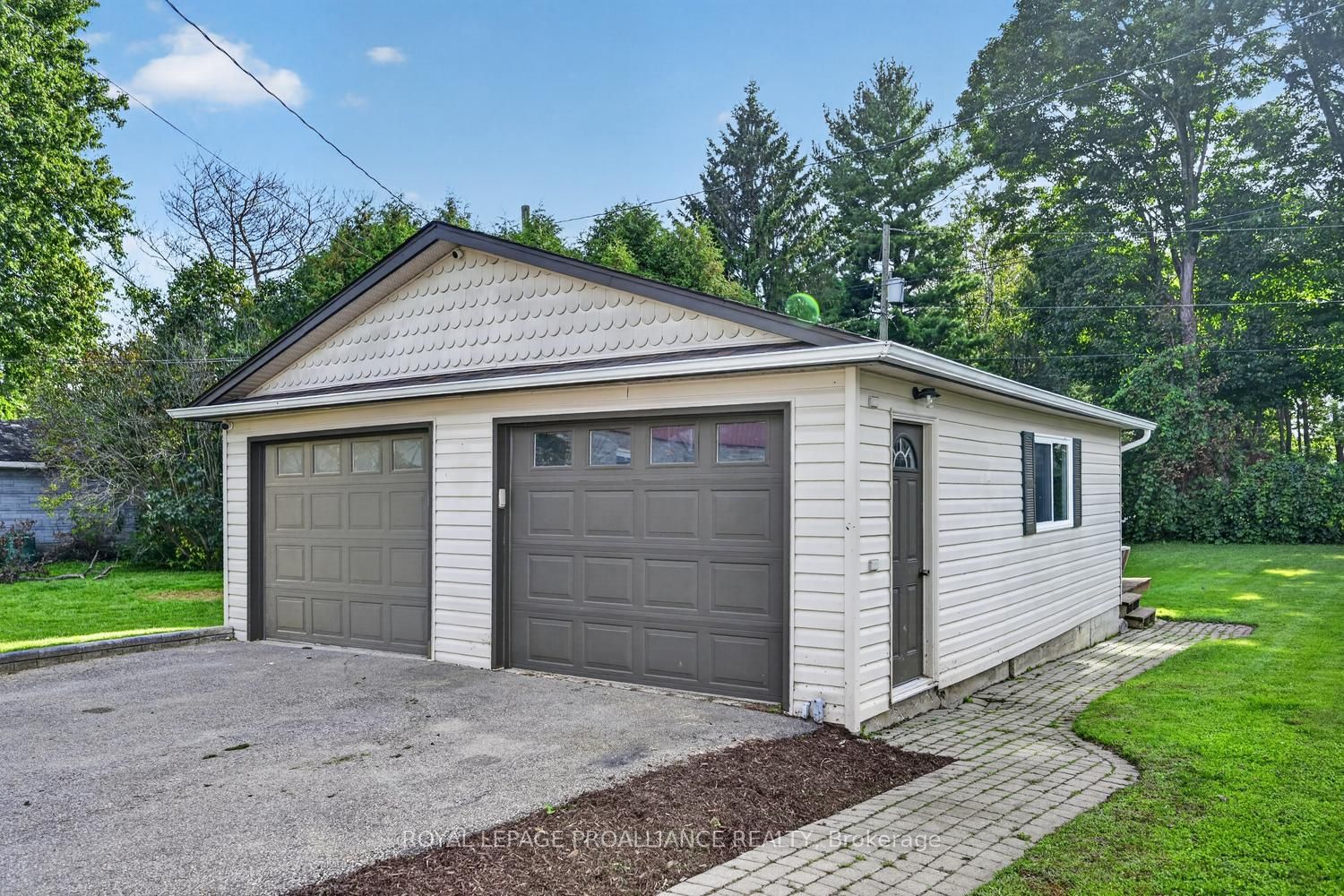 304 Oxford Avenue Property Photo 28