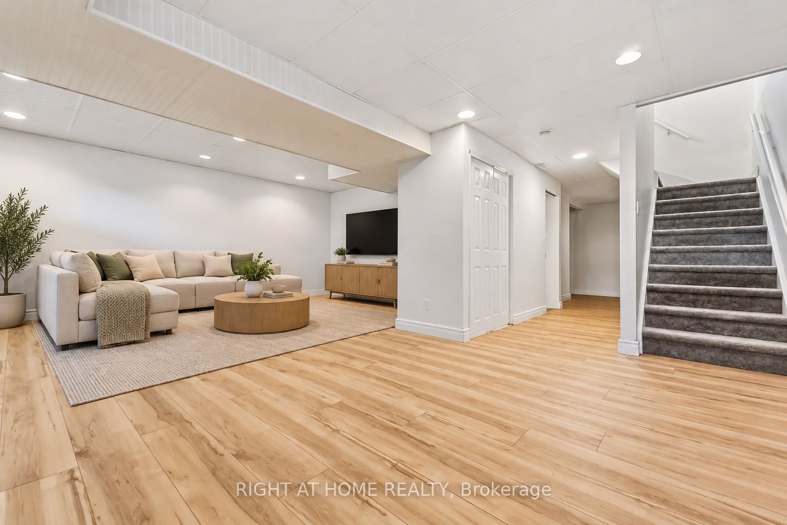 323 Berrigan Drive Property Photo 14