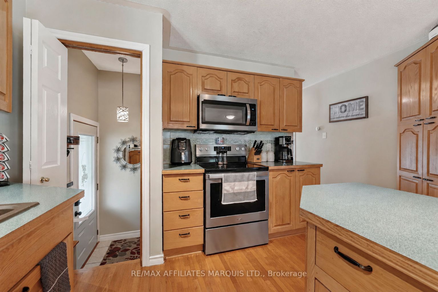 824 Alice Street Property Photo 7