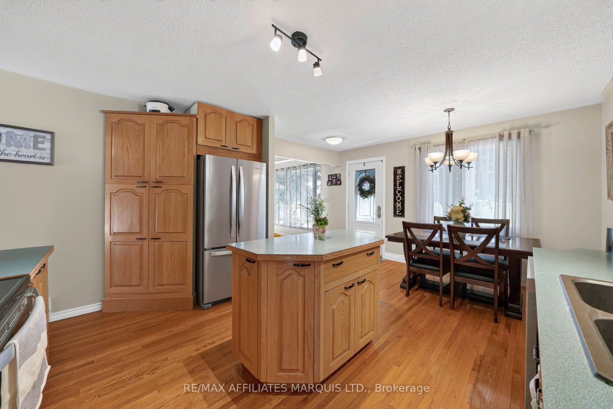 824 Alice Street Property Photo 9