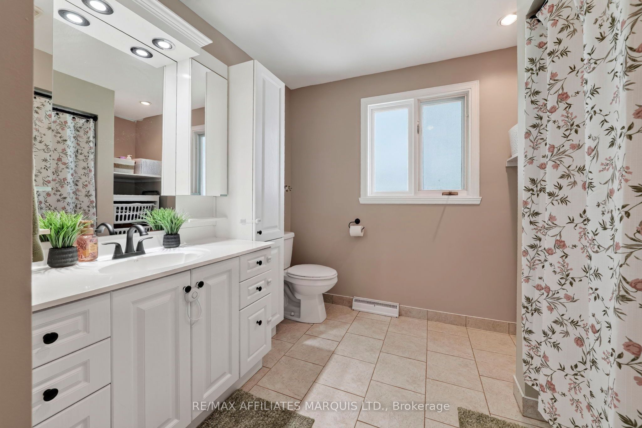 824 Alice Street Property Photo 16
