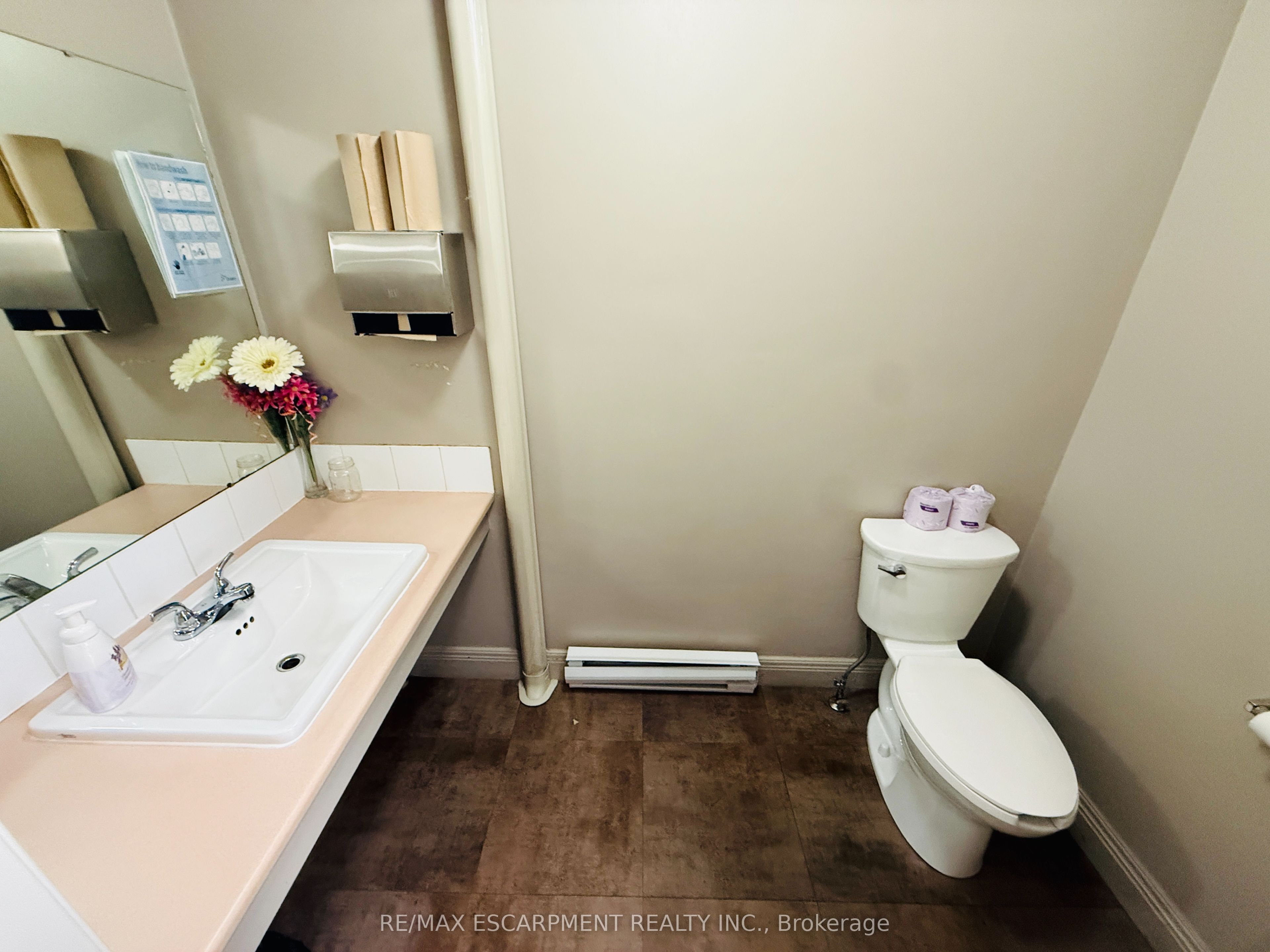281 Queenston Road Property Photo 7