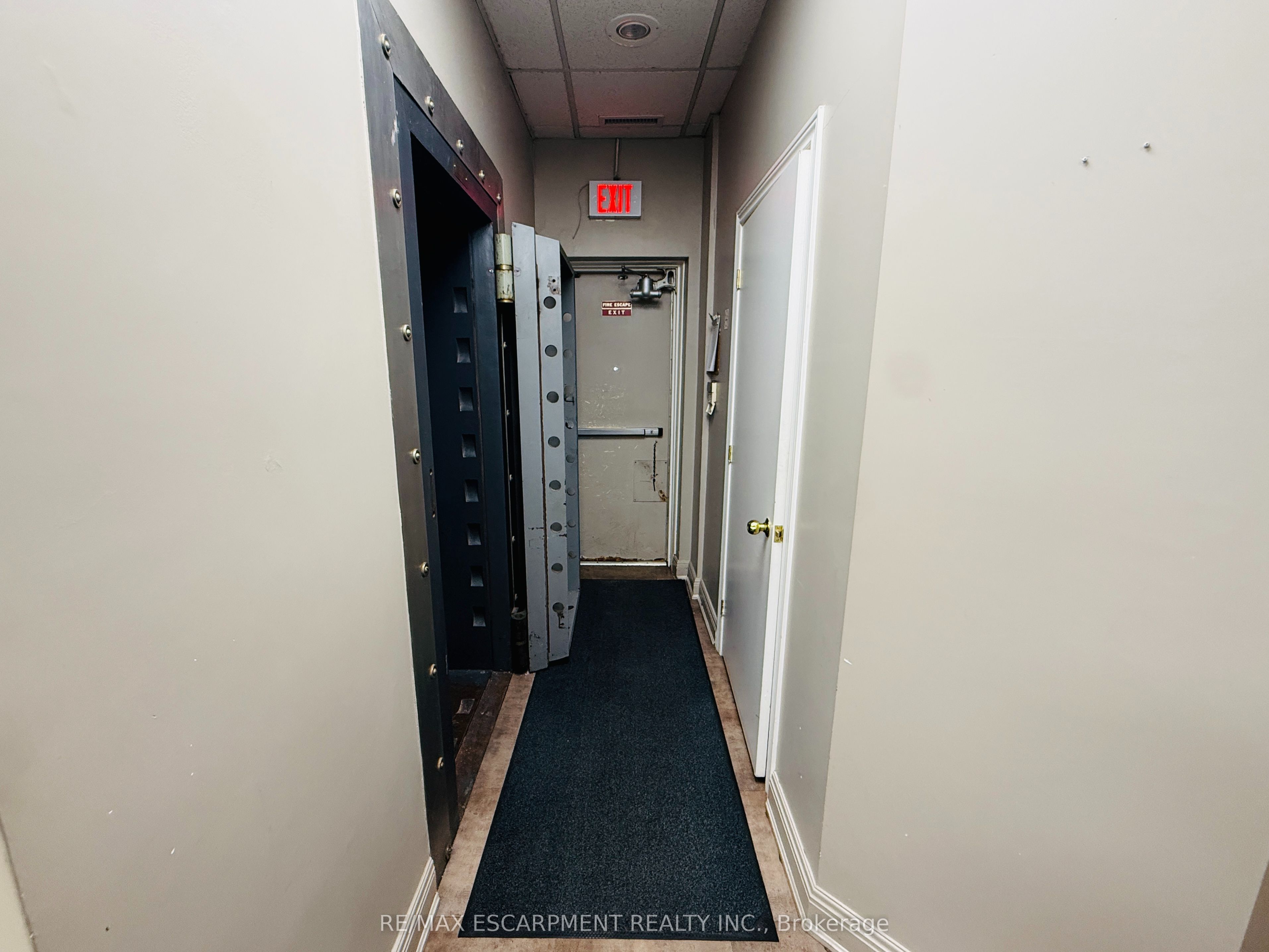 281 Queenston Road Property Photo 8