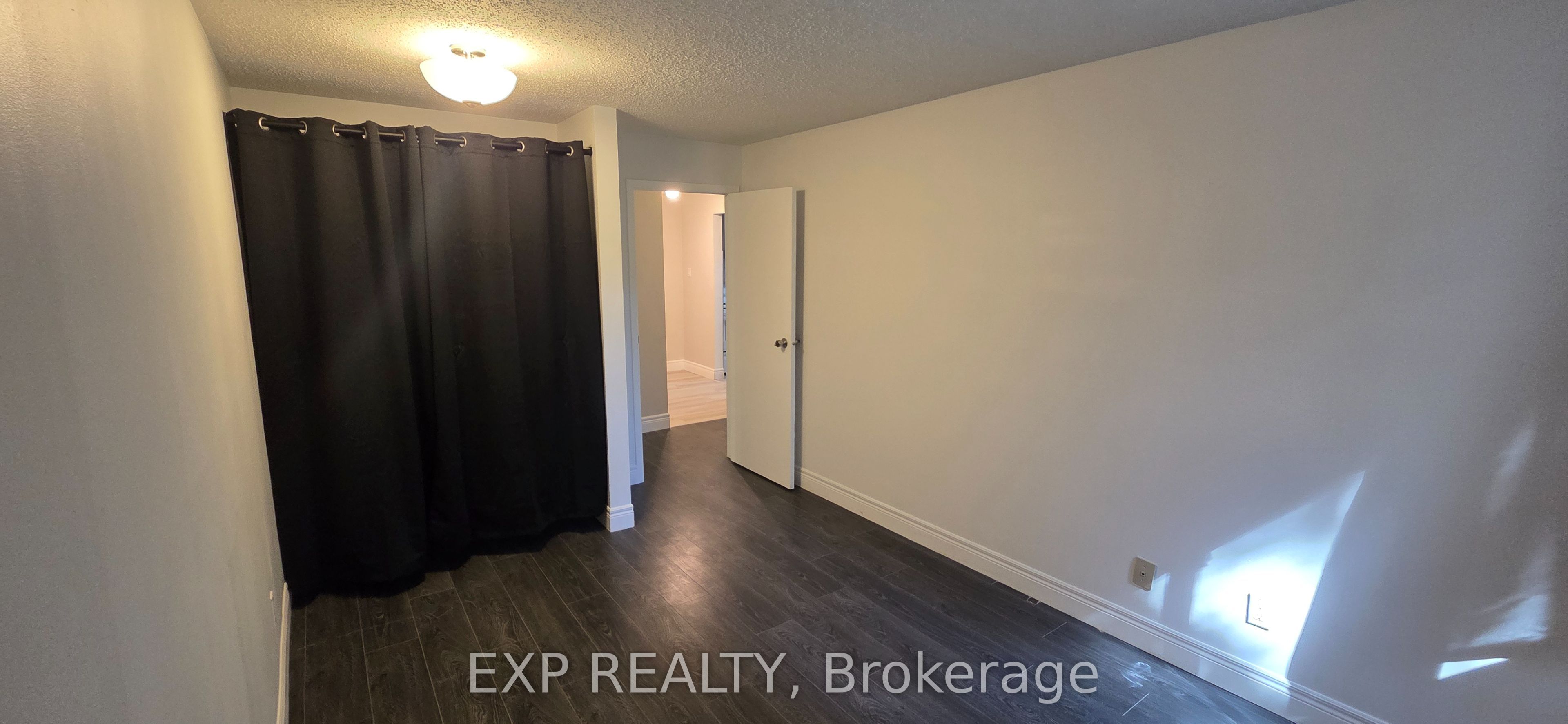 725 Deveron Crescent 220 Property Photo 11