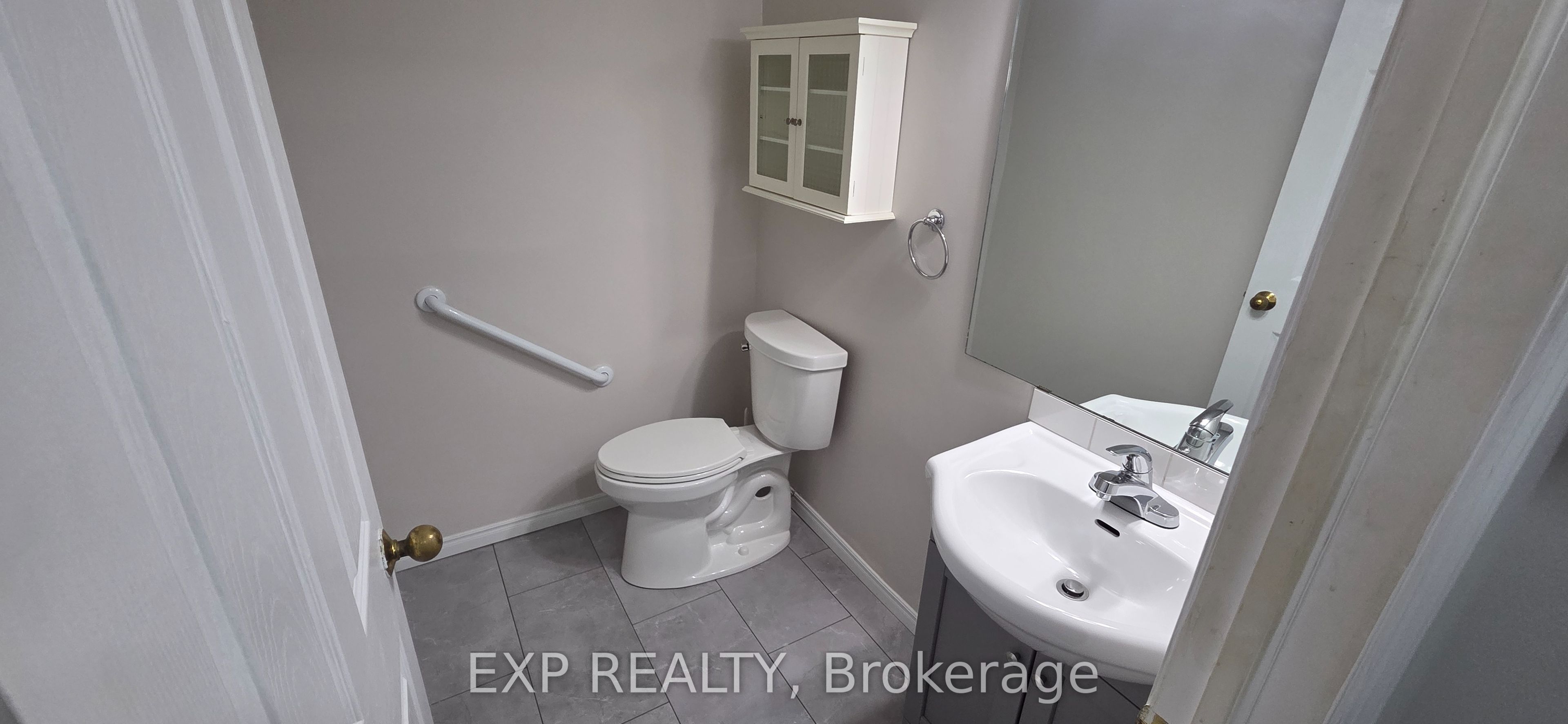725 Deveron Crescent 220 Property Photo 14