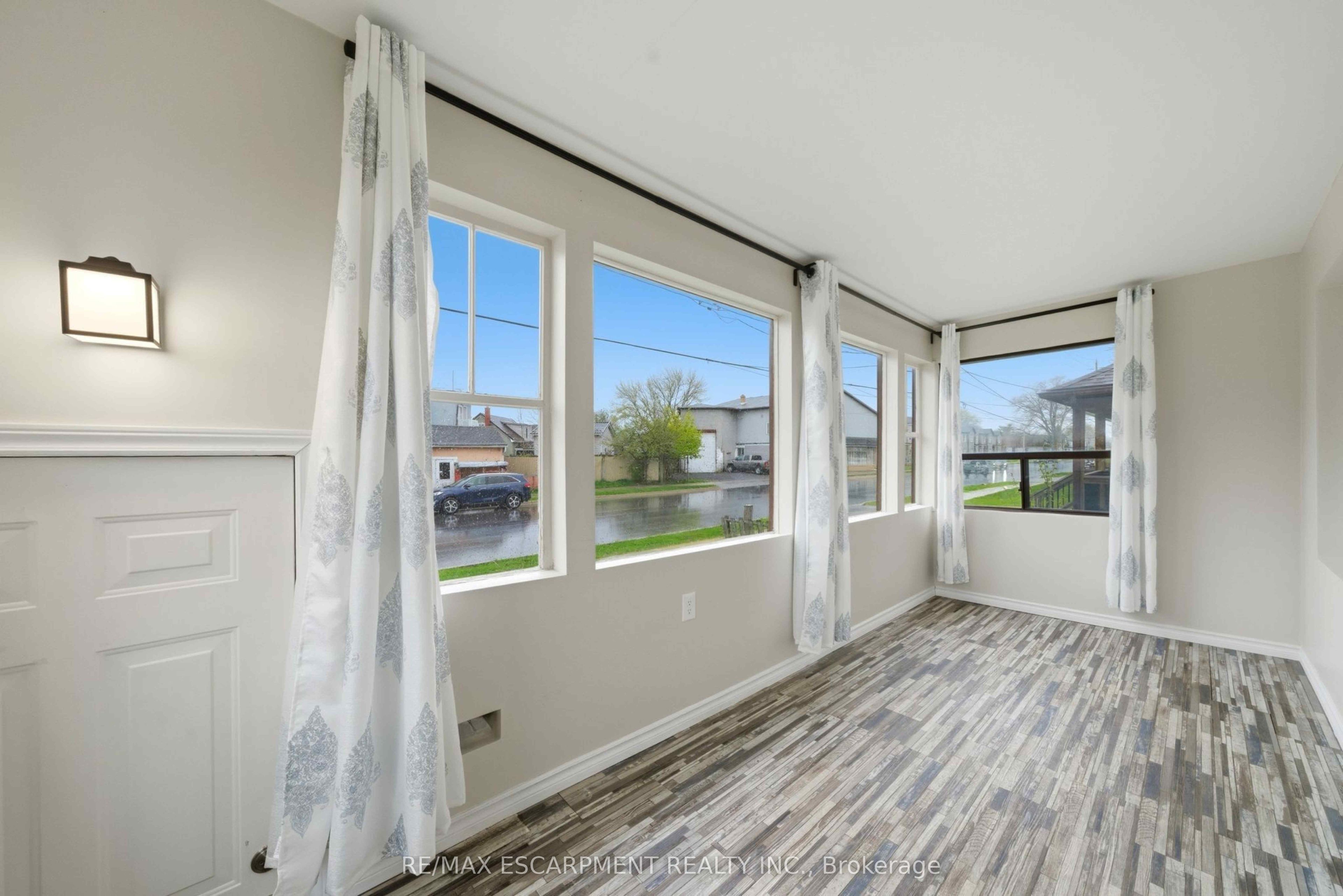 107 Broadway Street Property Photo 2