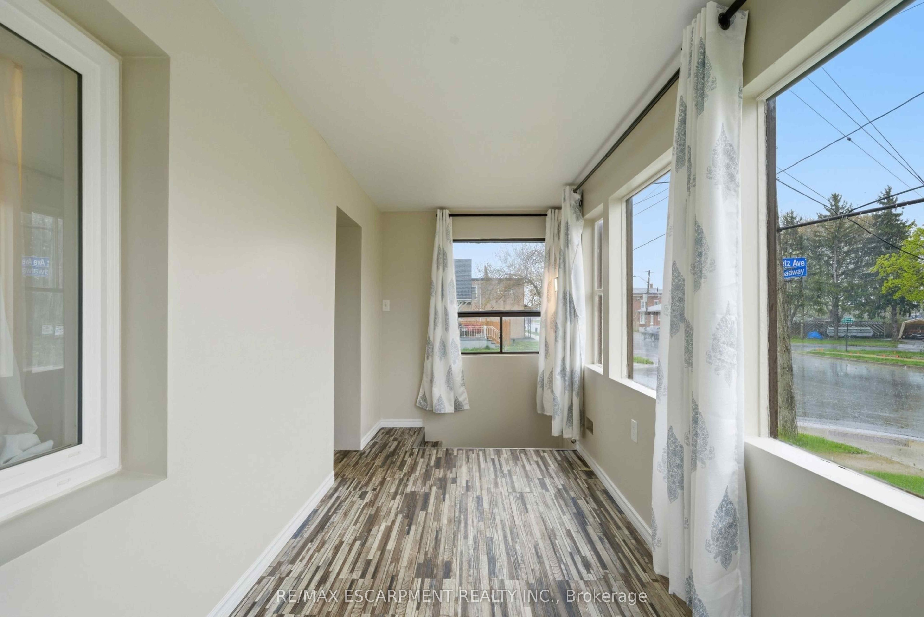 107 Broadway Street Property Photo 3