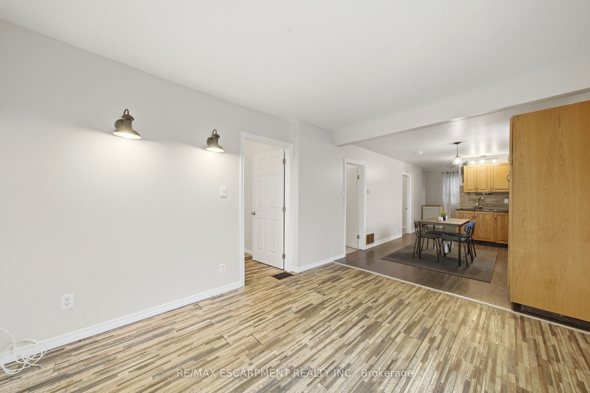 107 Broadway Street Property Photo 4