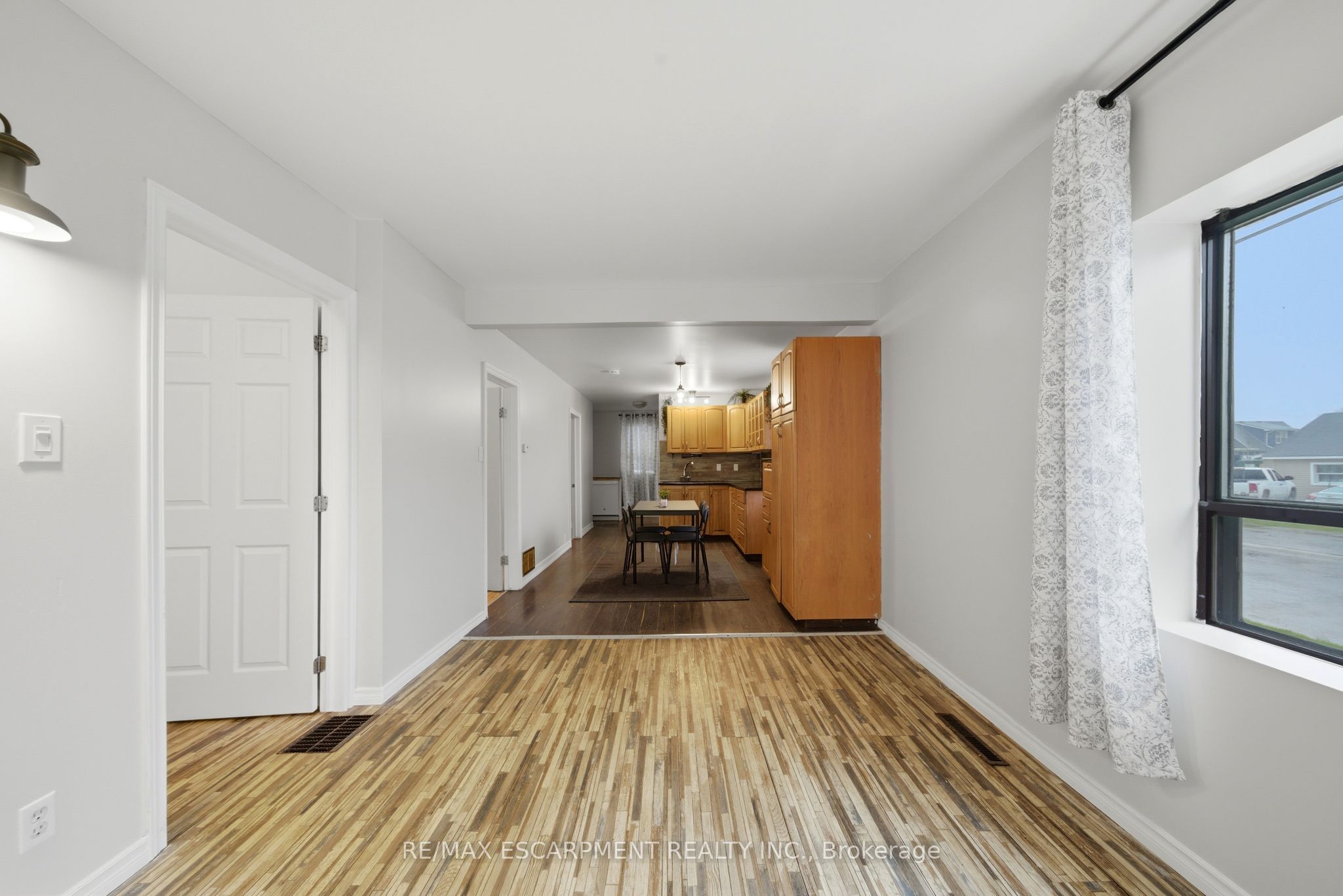 107 Broadway Street Property Photo 5