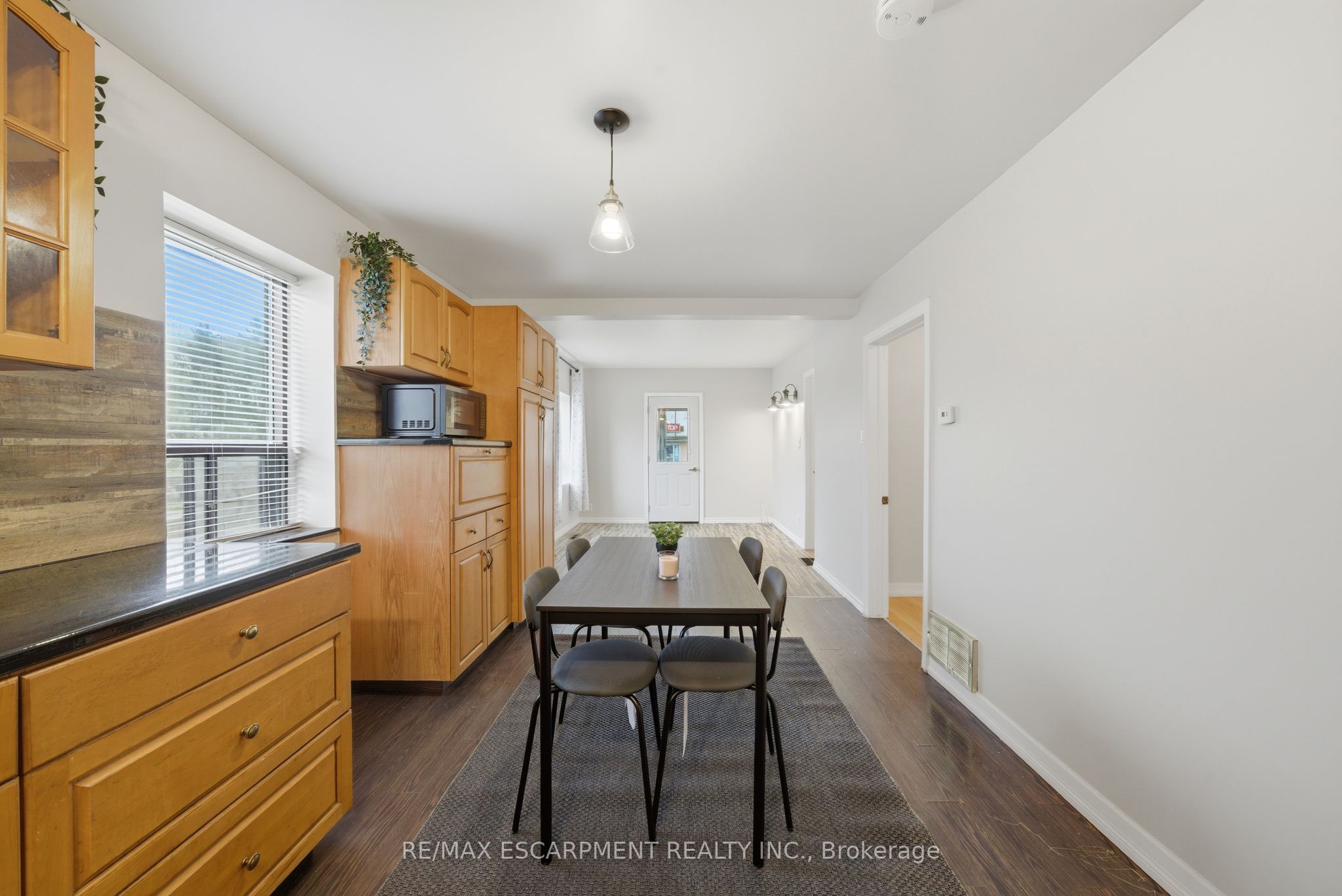 107 Broadway Street Property Photo 11