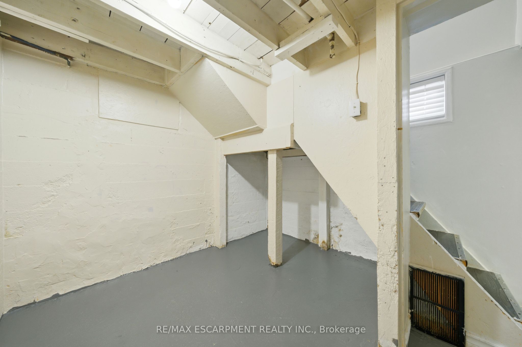 107 Broadway Street Property Photo 22