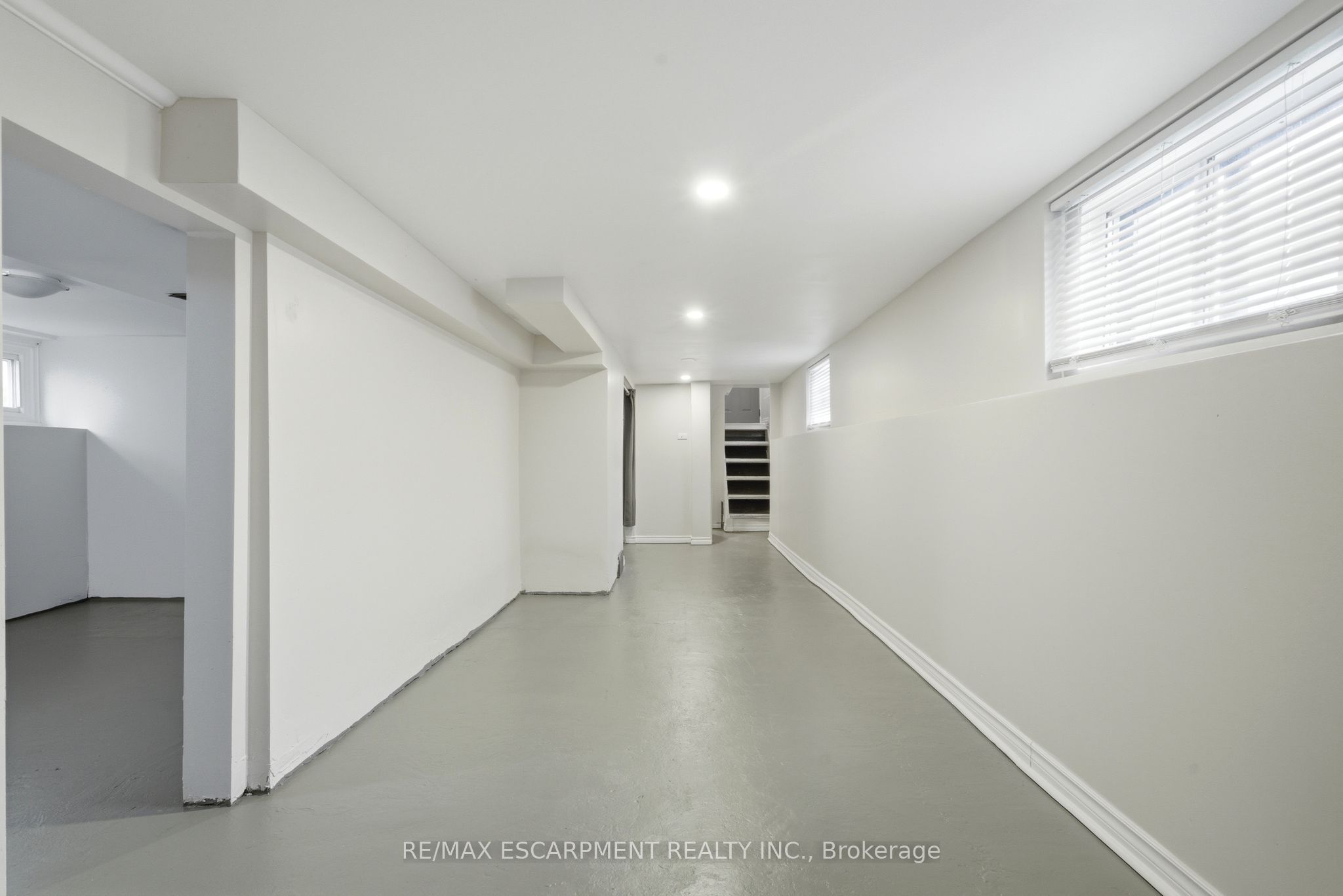 107 Broadway Street Property Photo 25