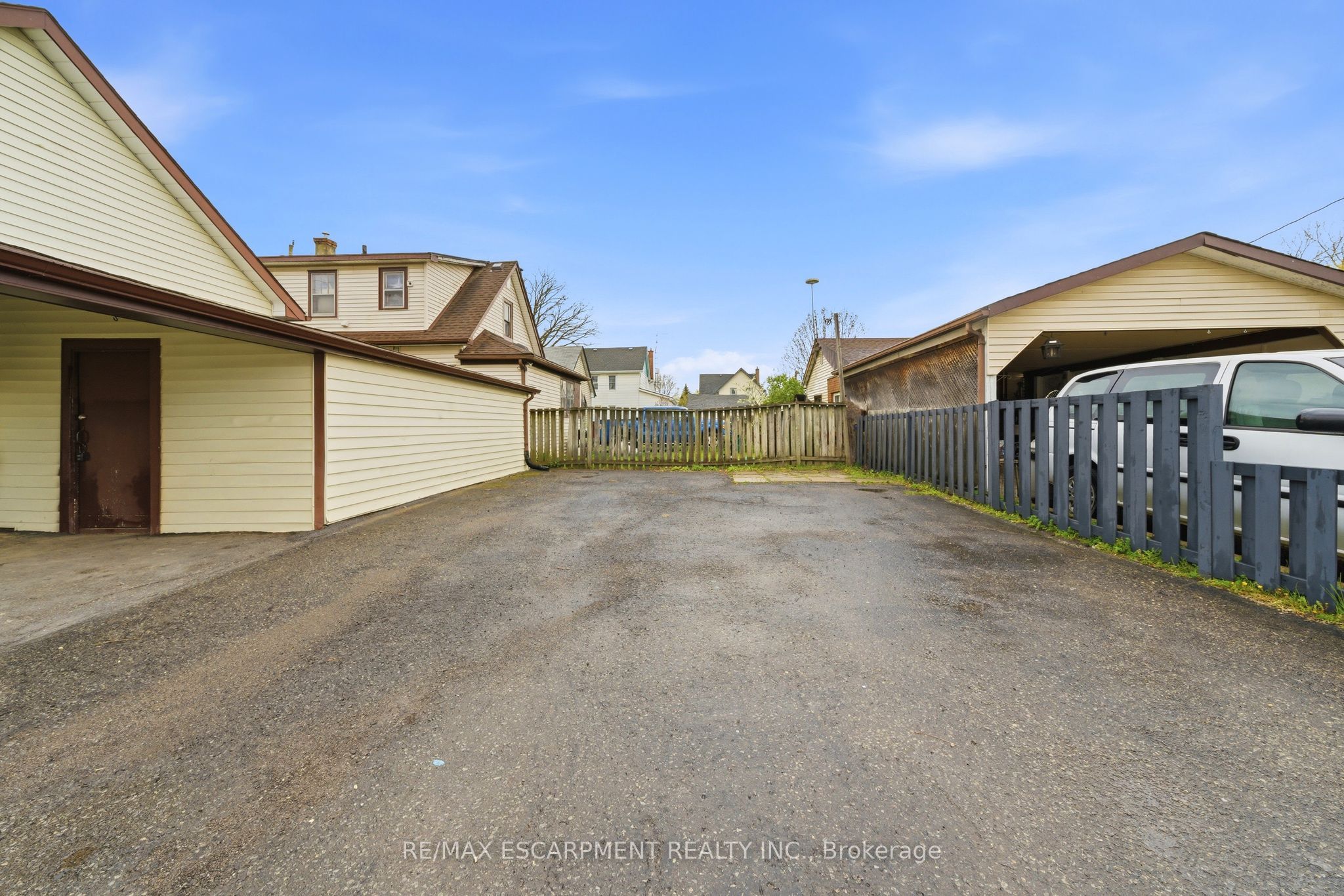 107 Broadway Street Property Photo 31