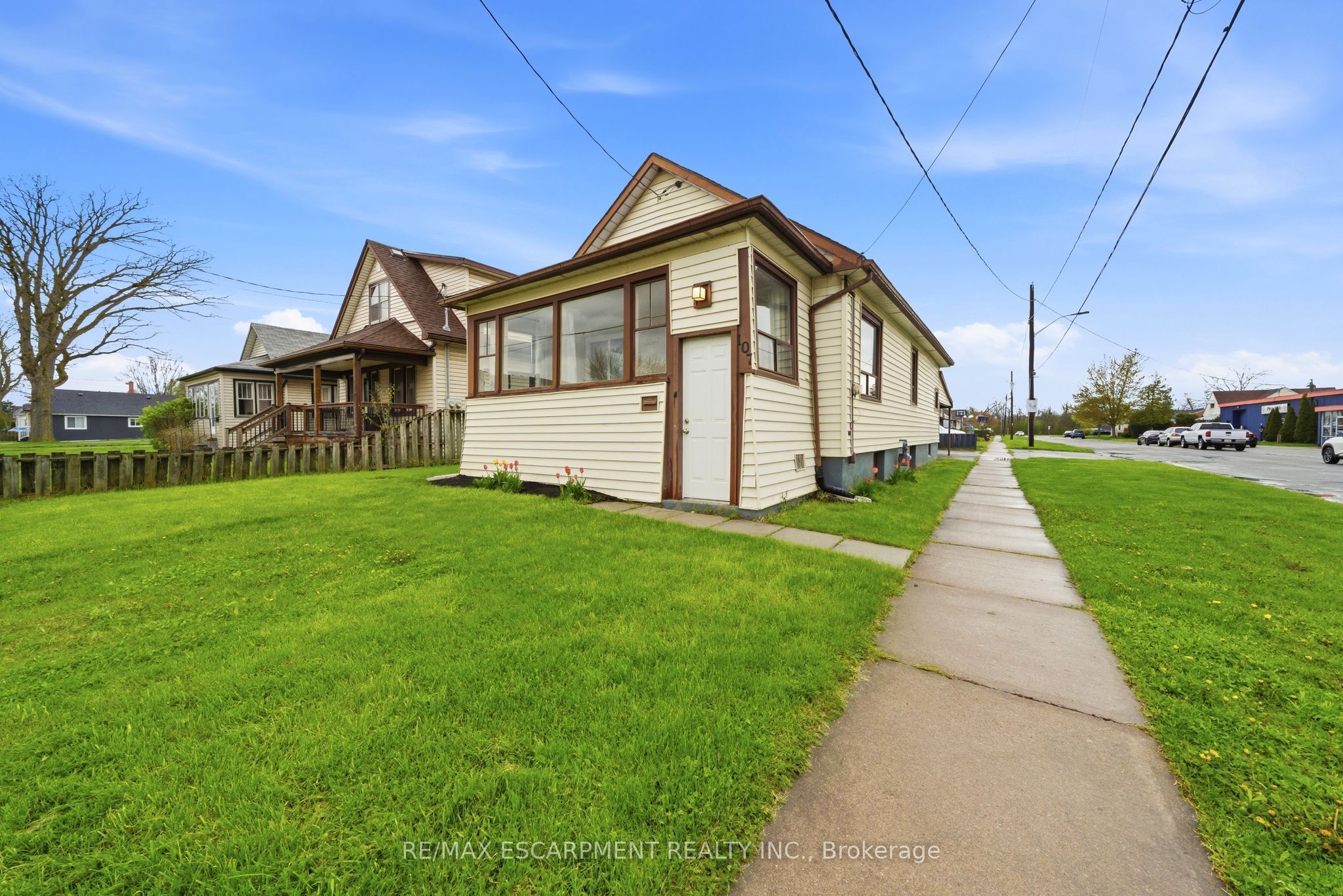 107 Broadway Street Property Photo 34