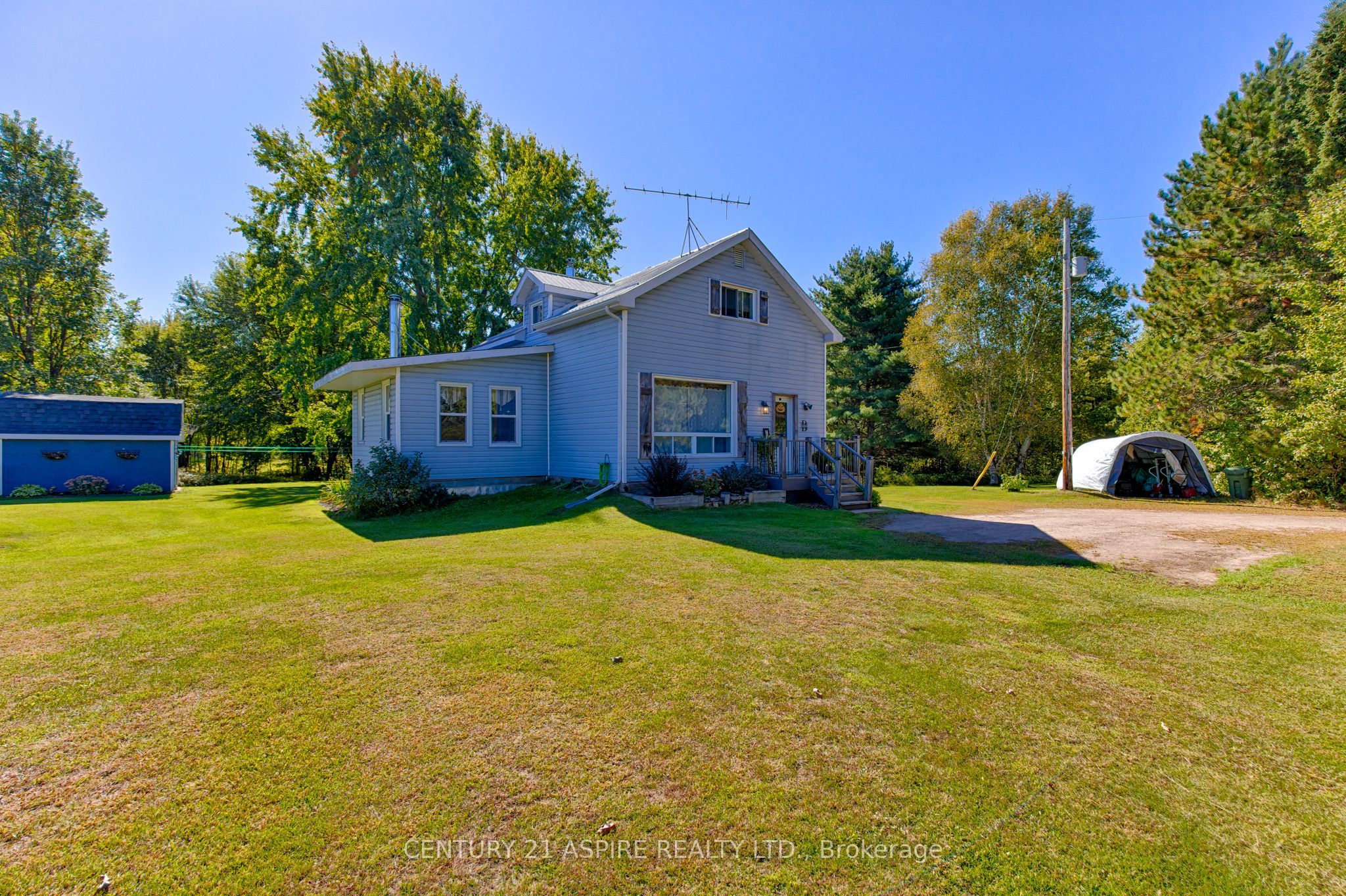 1085 Forest Lea Road Property Photo 1