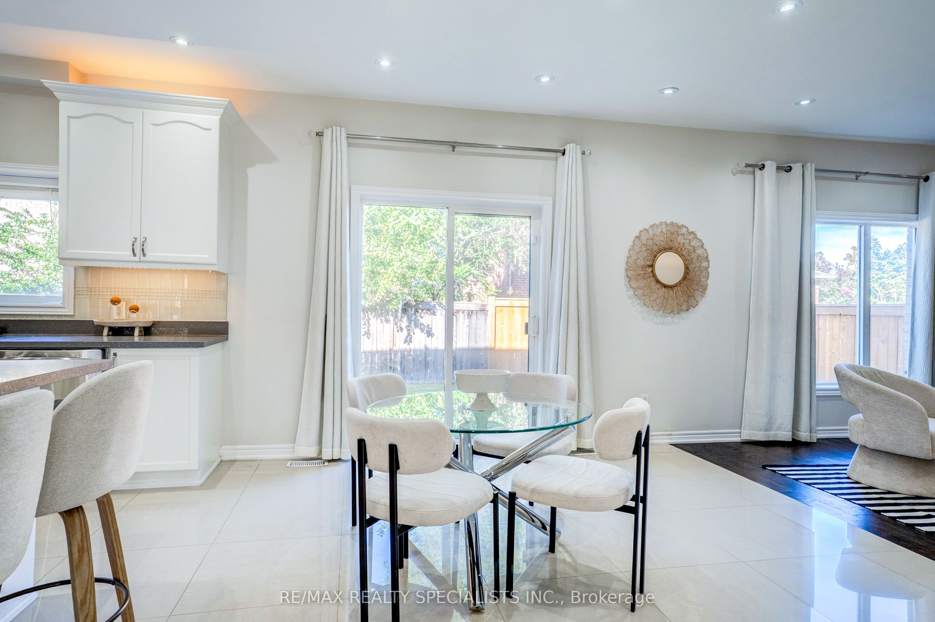 7 Kingspoint Circle Property Photo 9