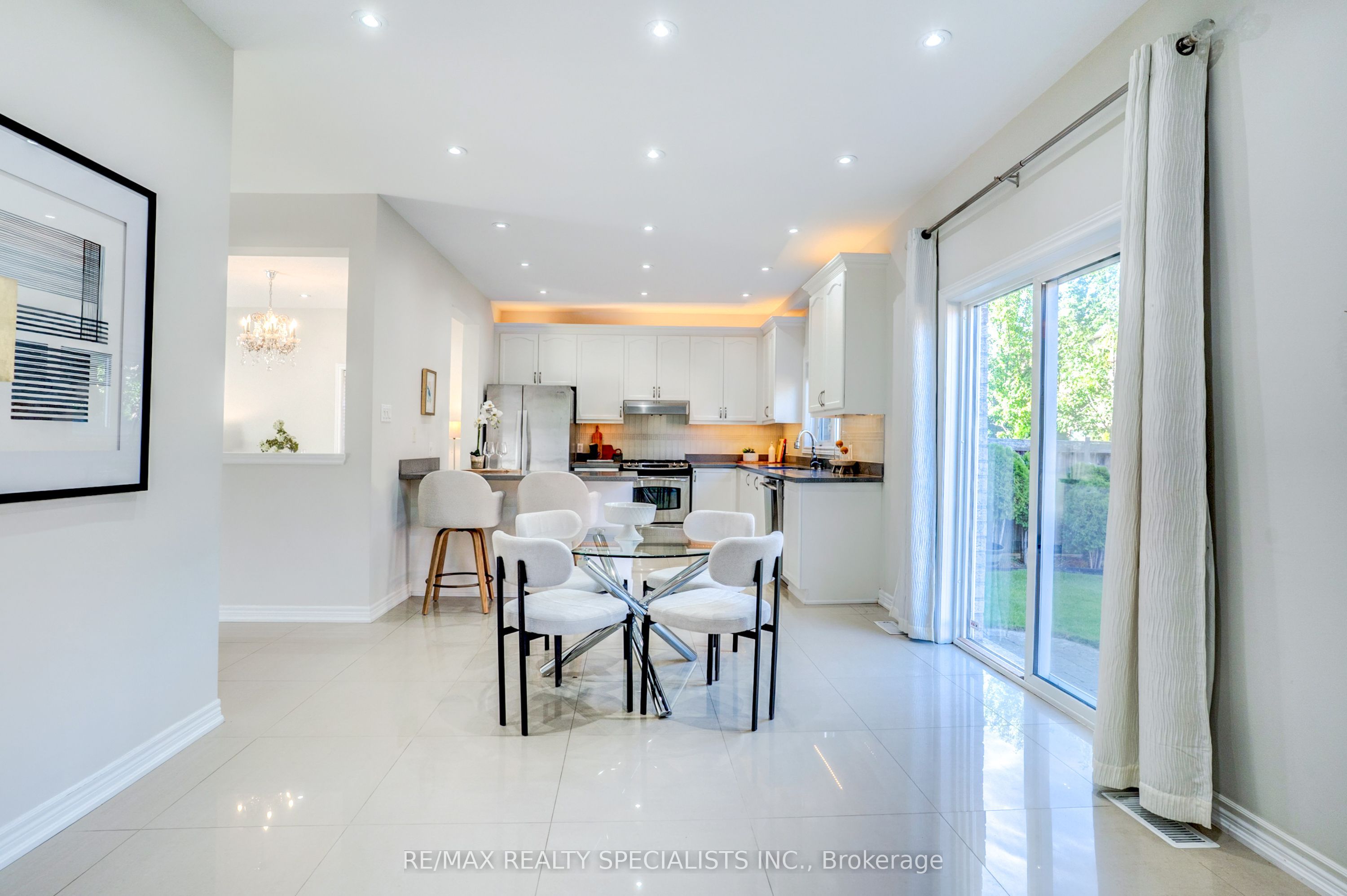 7 Kingspoint Circle Property Photo 10