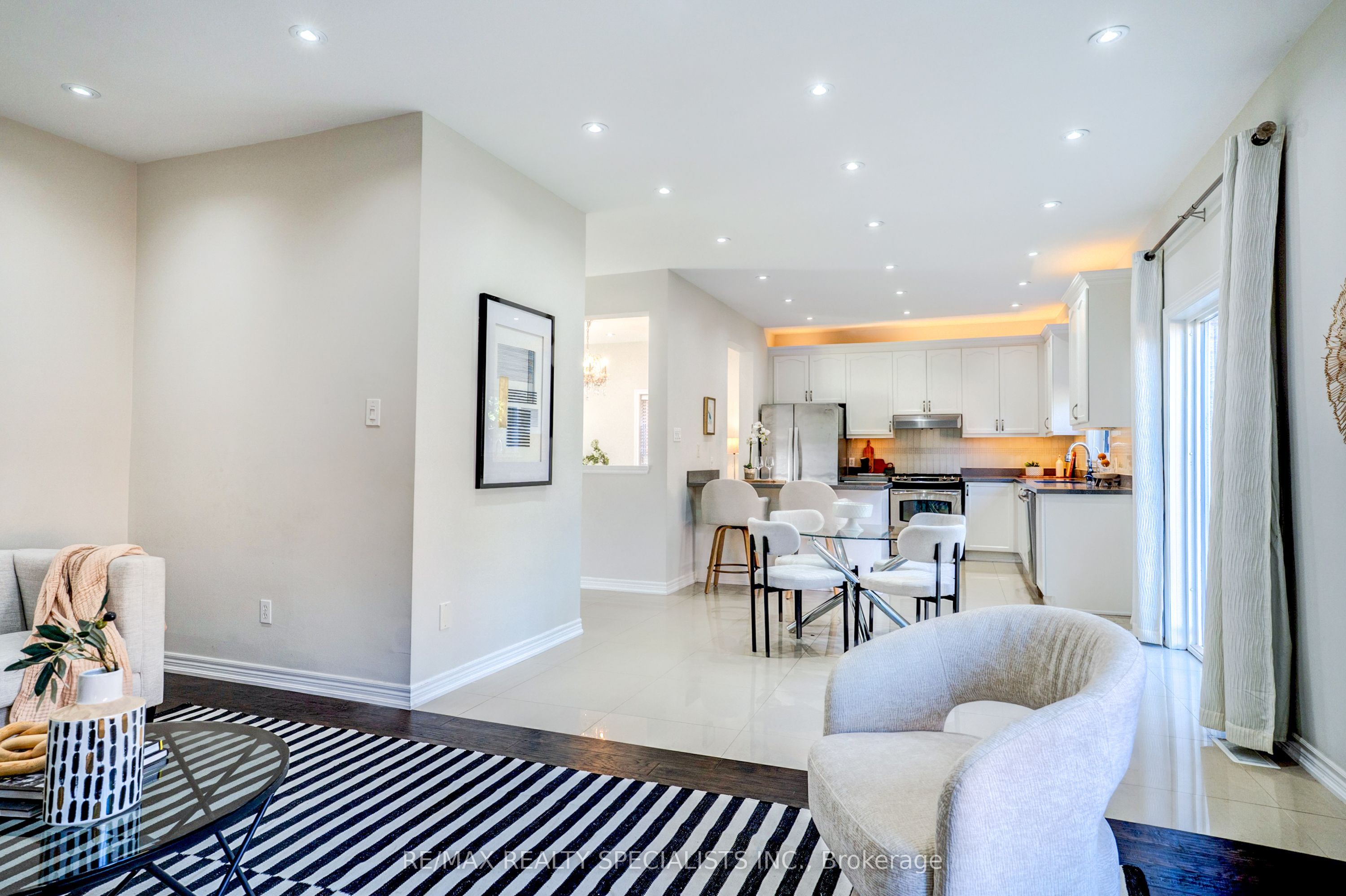 7 Kingspoint Circle Property Photo 12